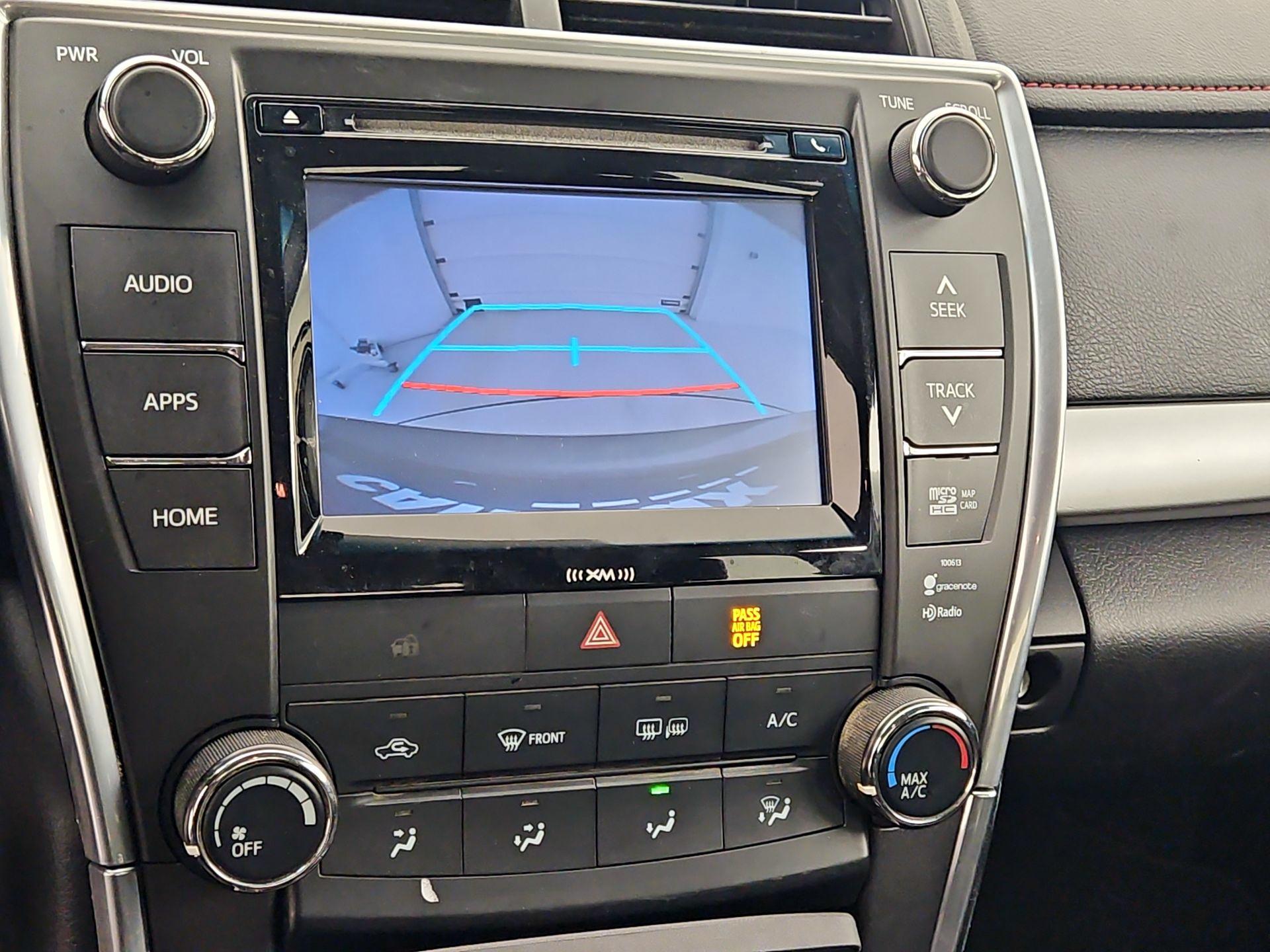 Thumbnail: 2016 Toyota Camry - 15