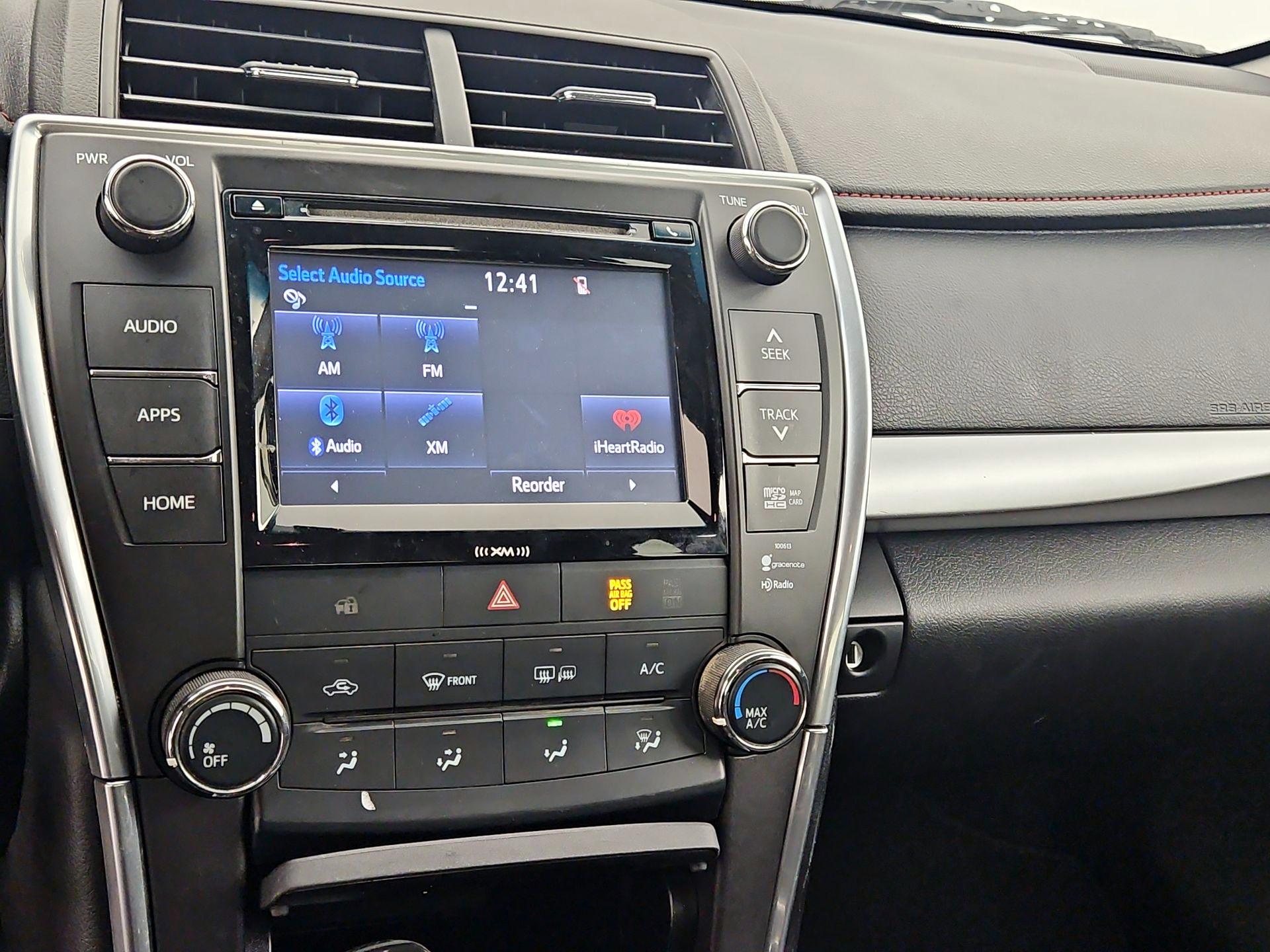 Thumbnail: 2016 Toyota Camry - 16