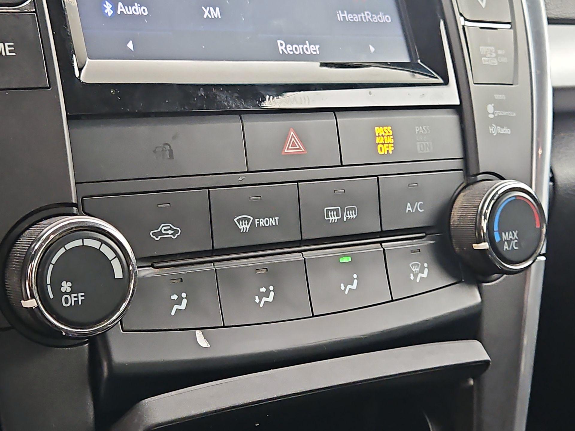 Thumbnail: 2016 Toyota Camry - 17