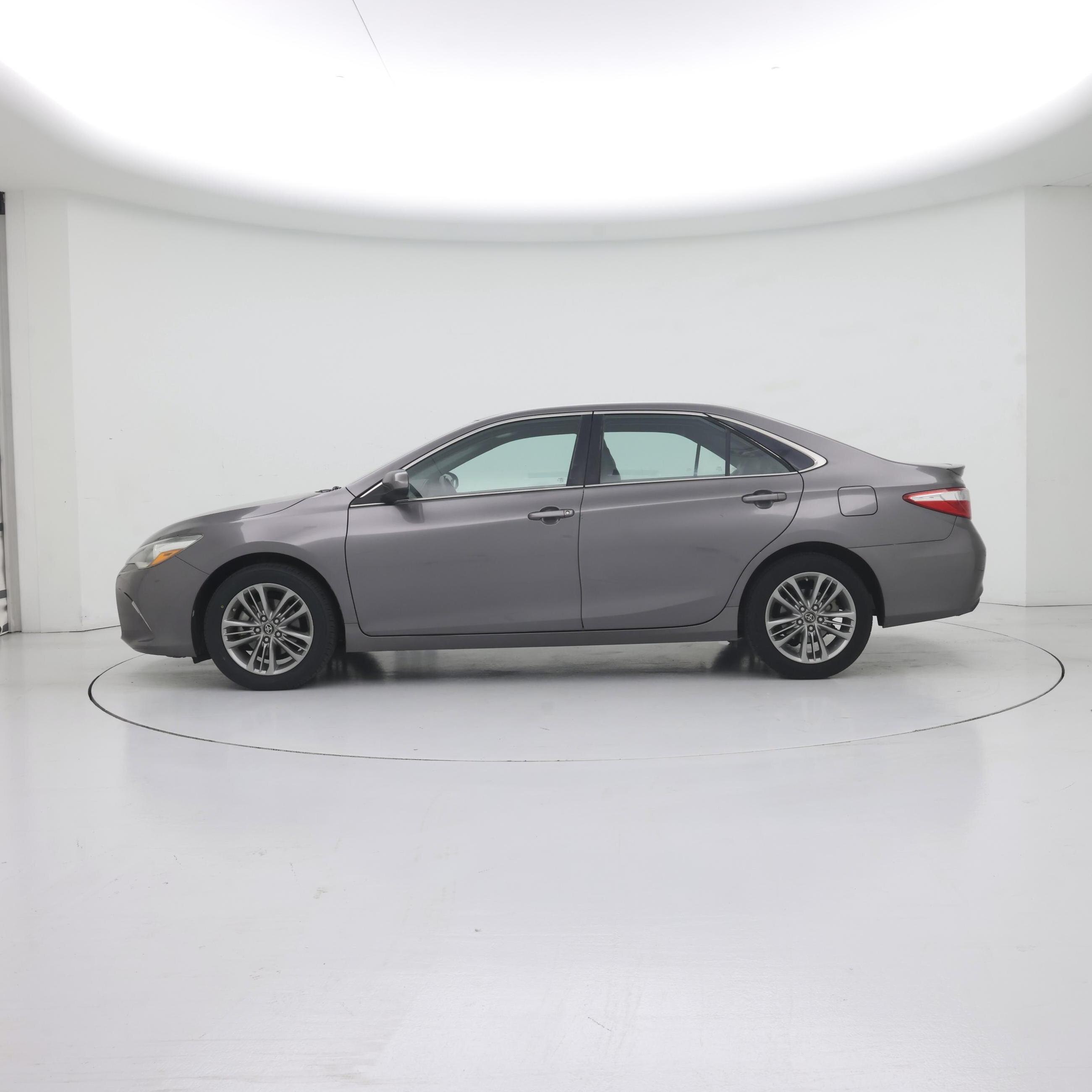 Thumbnail: 2016 Toyota Camry - 3
