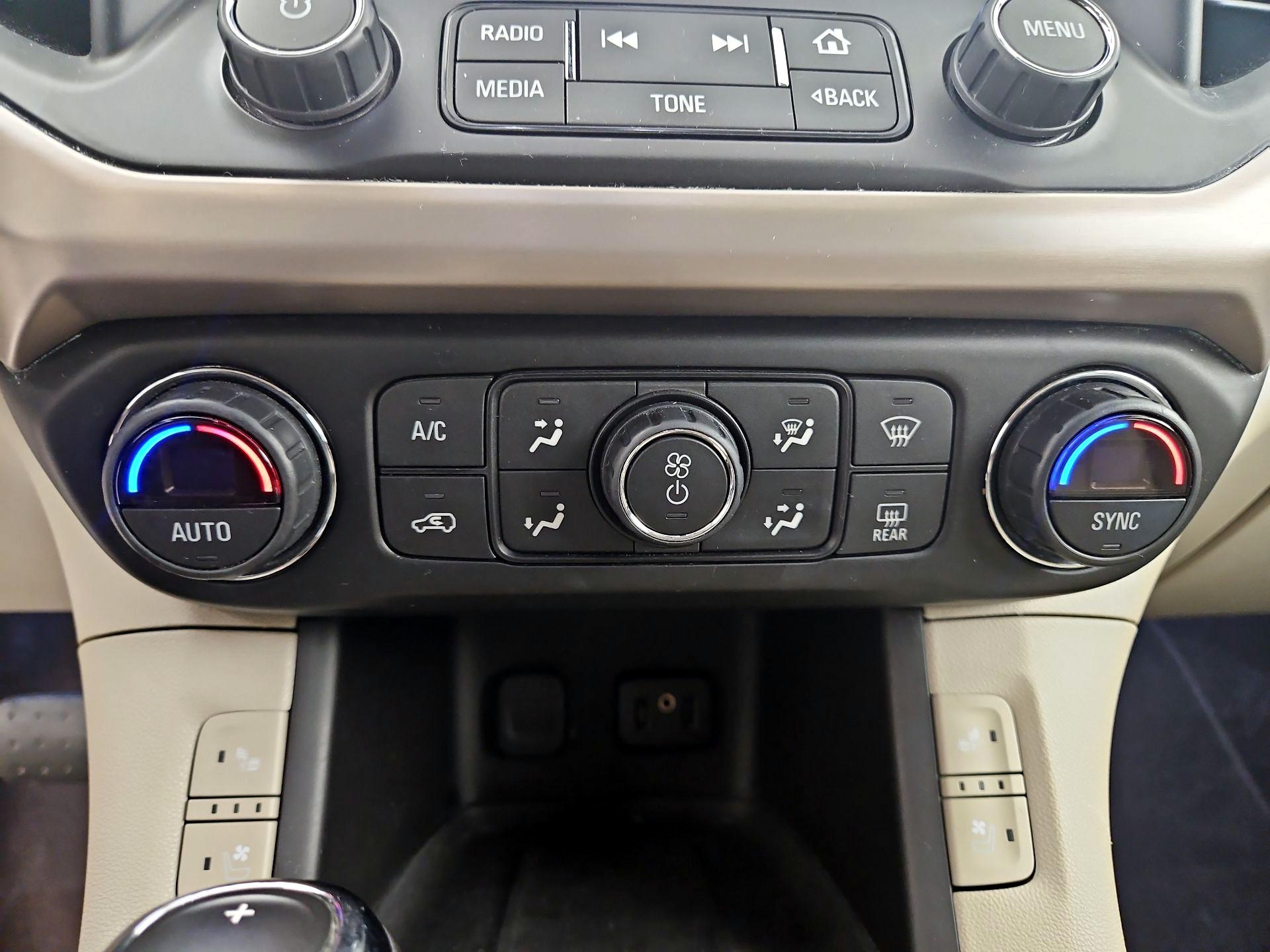 Thumbnail: 2019 GMC Acadia - 16