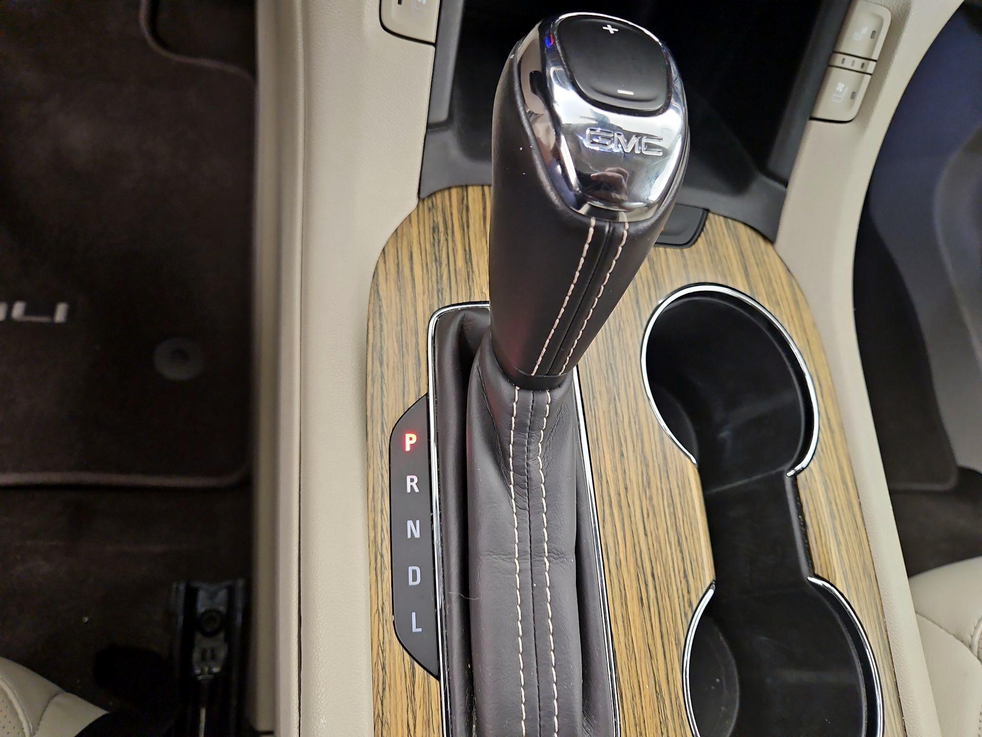 Thumbnail: 2019 GMC Acadia - 17