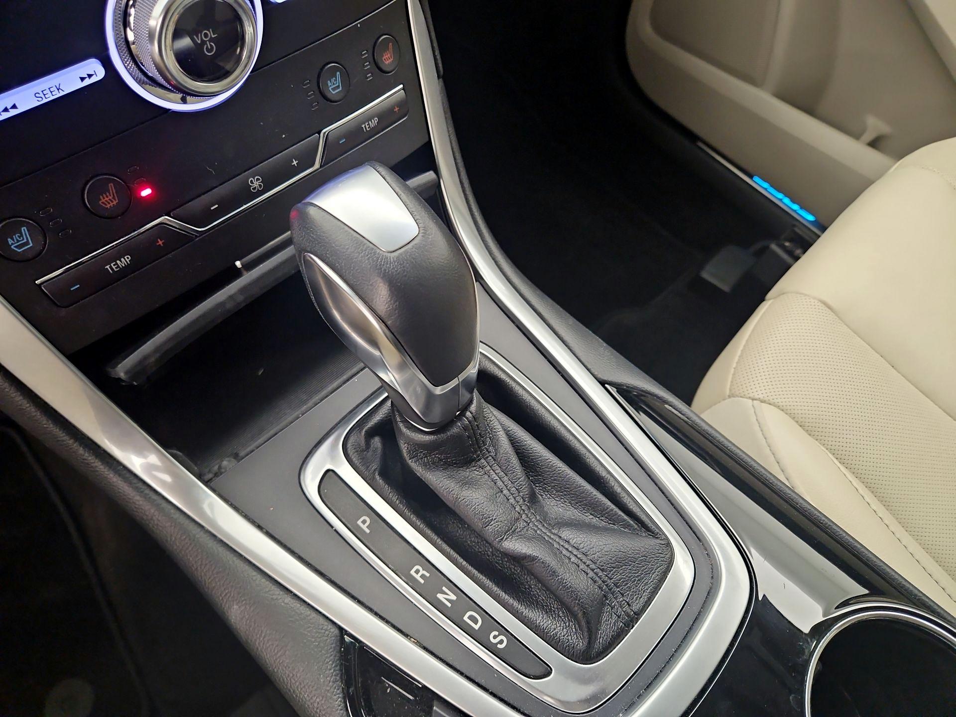 Thumbnail: 2018 Ford Edge - 18