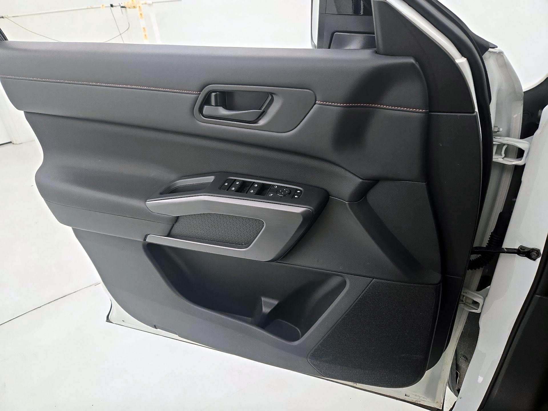 Thumbnail: 2024 Nissan Pathfinder - 12