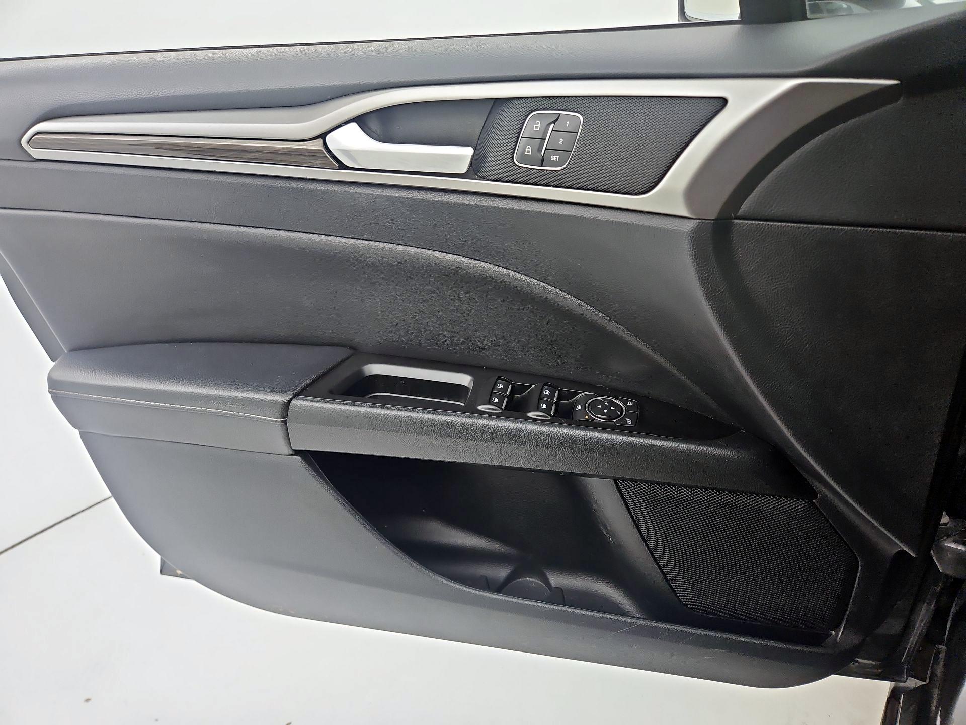 Thumbnail: 2019 Ford Fusion - 12