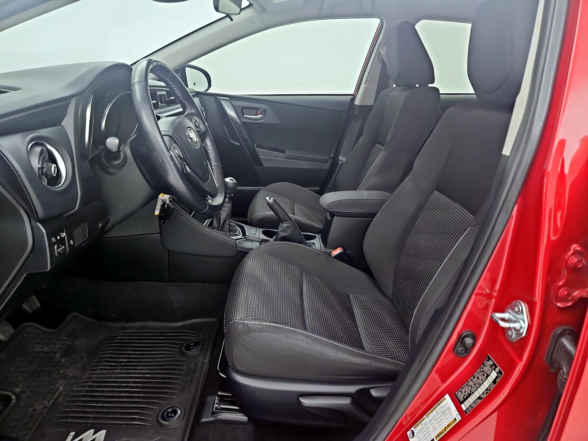 Thumbnail: 2017 Toyota Corolla iM - 11