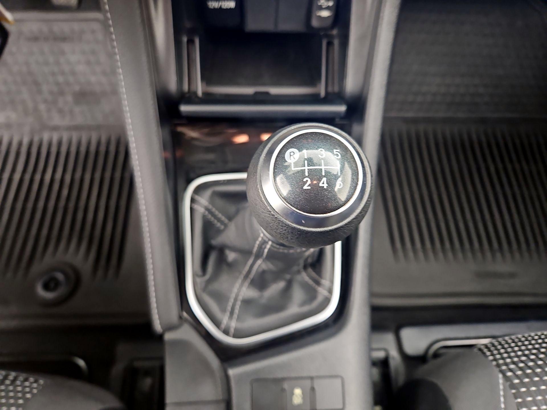 Thumbnail: 2017 Toyota Corolla iM - 16