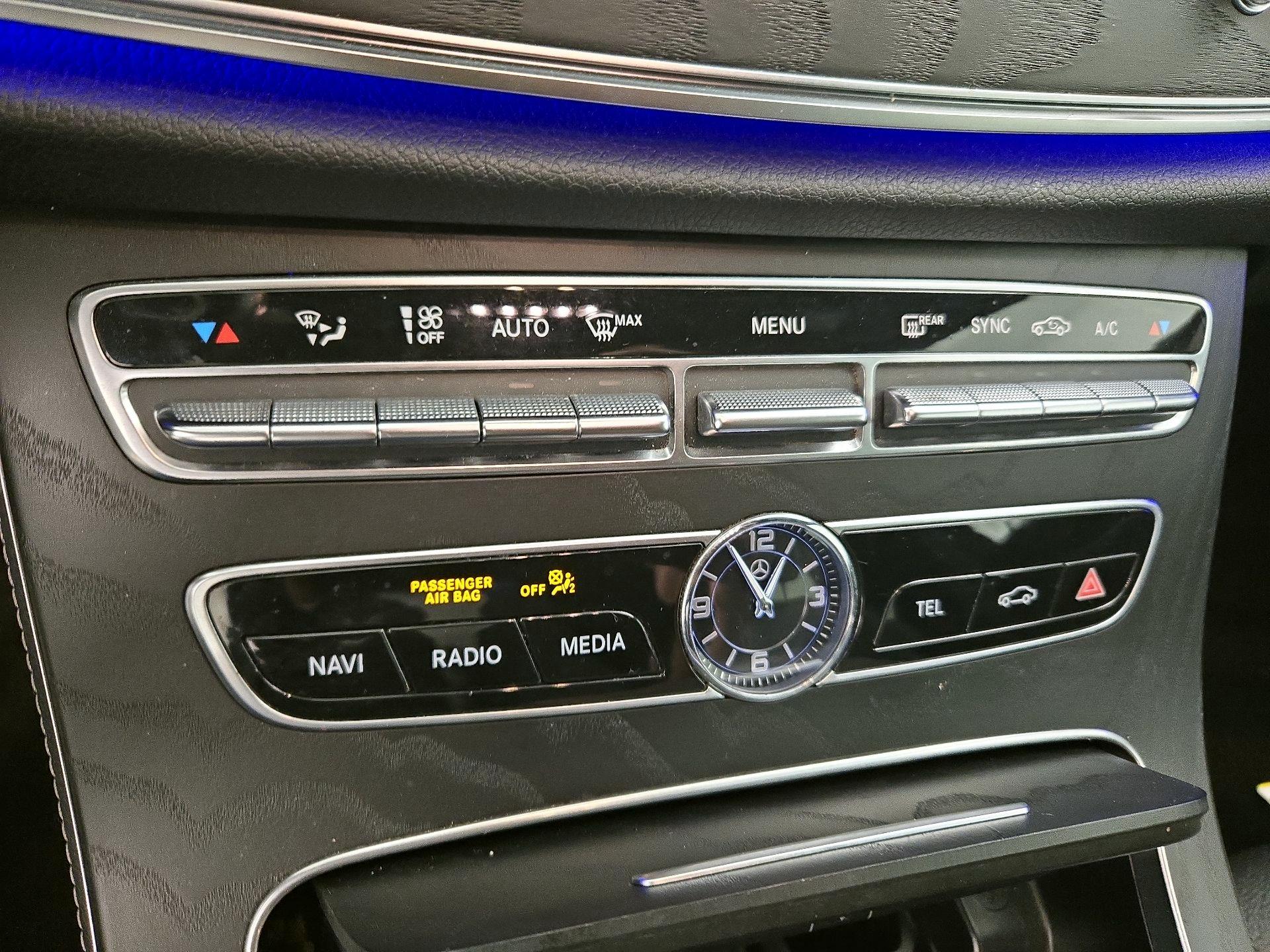 Thumbnail: 2020 Mercedes-Benz E-Class - 17