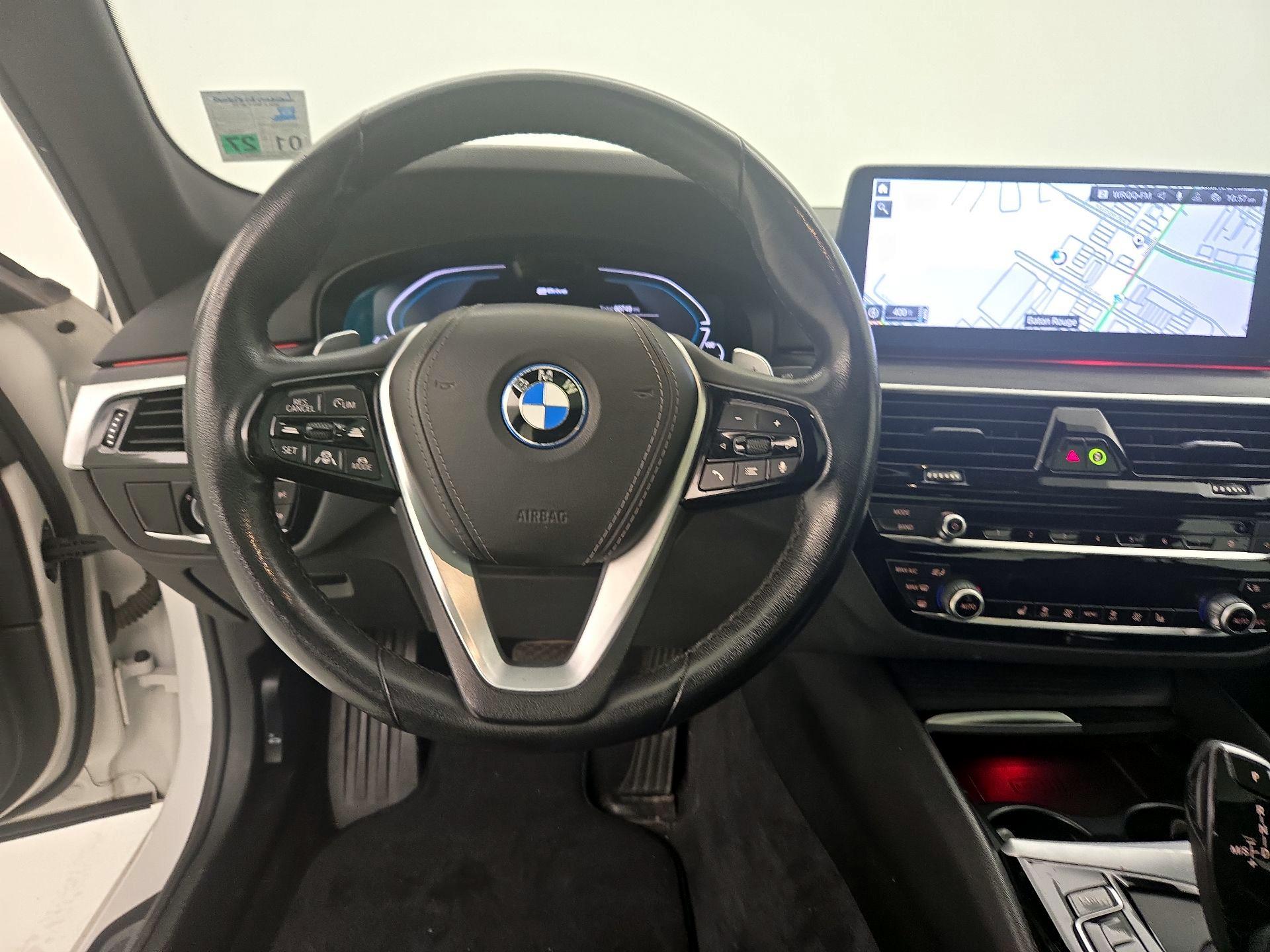 Thumbnail: 2023 BMW 5 Series - 10