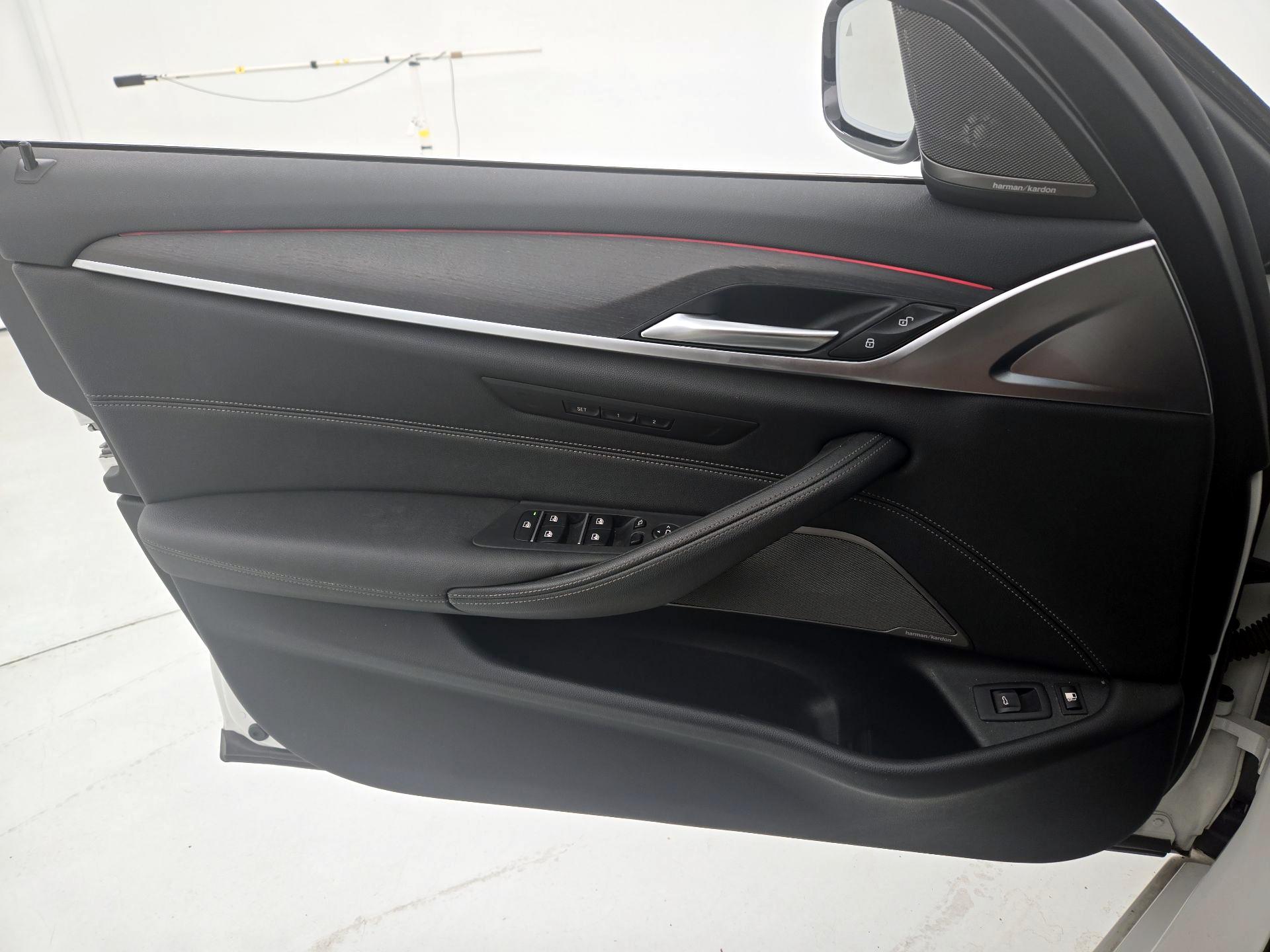 Thumbnail: 2023 BMW 5 Series - 12