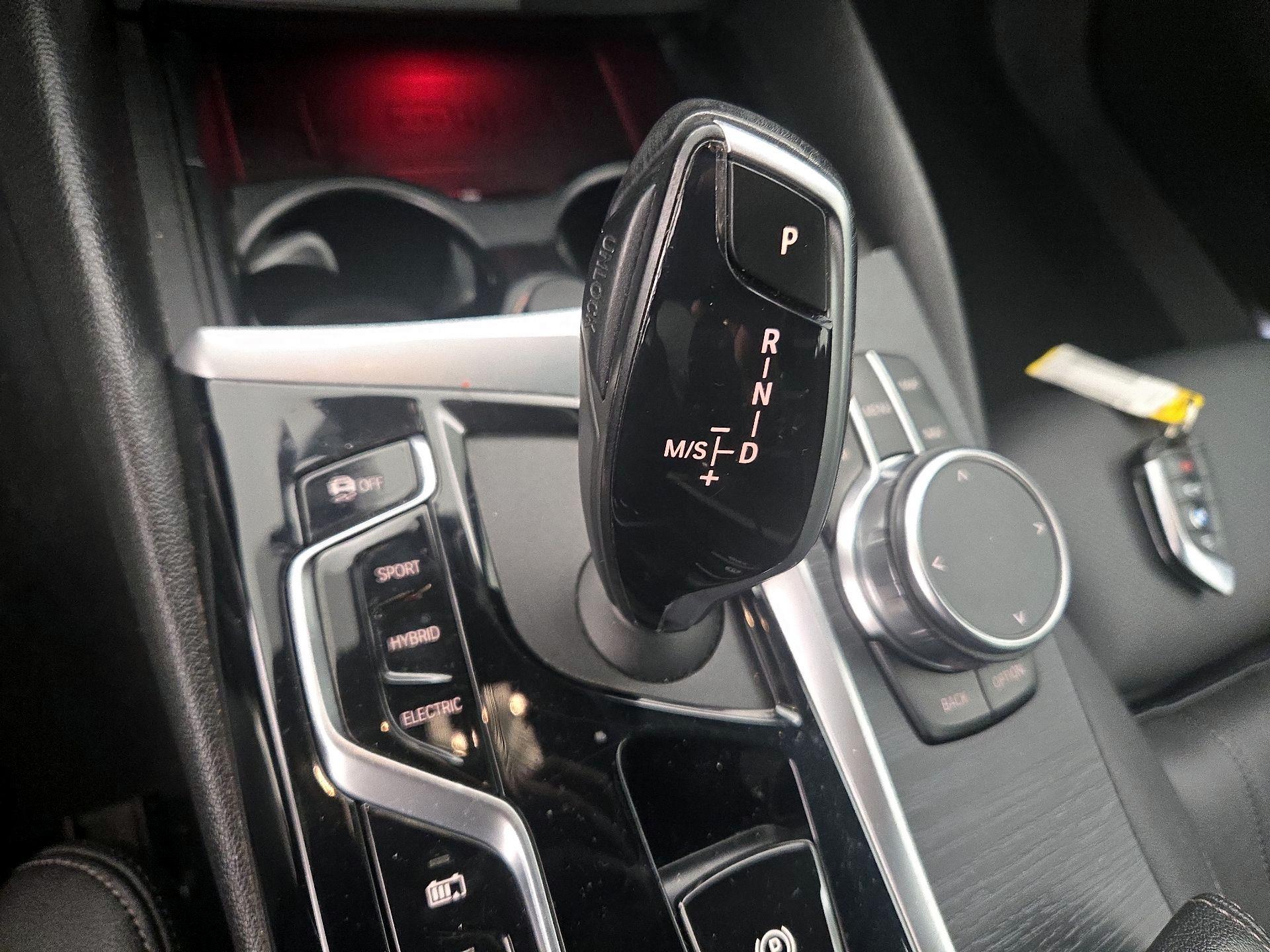 Thumbnail: 2023 BMW 5 Series - 18