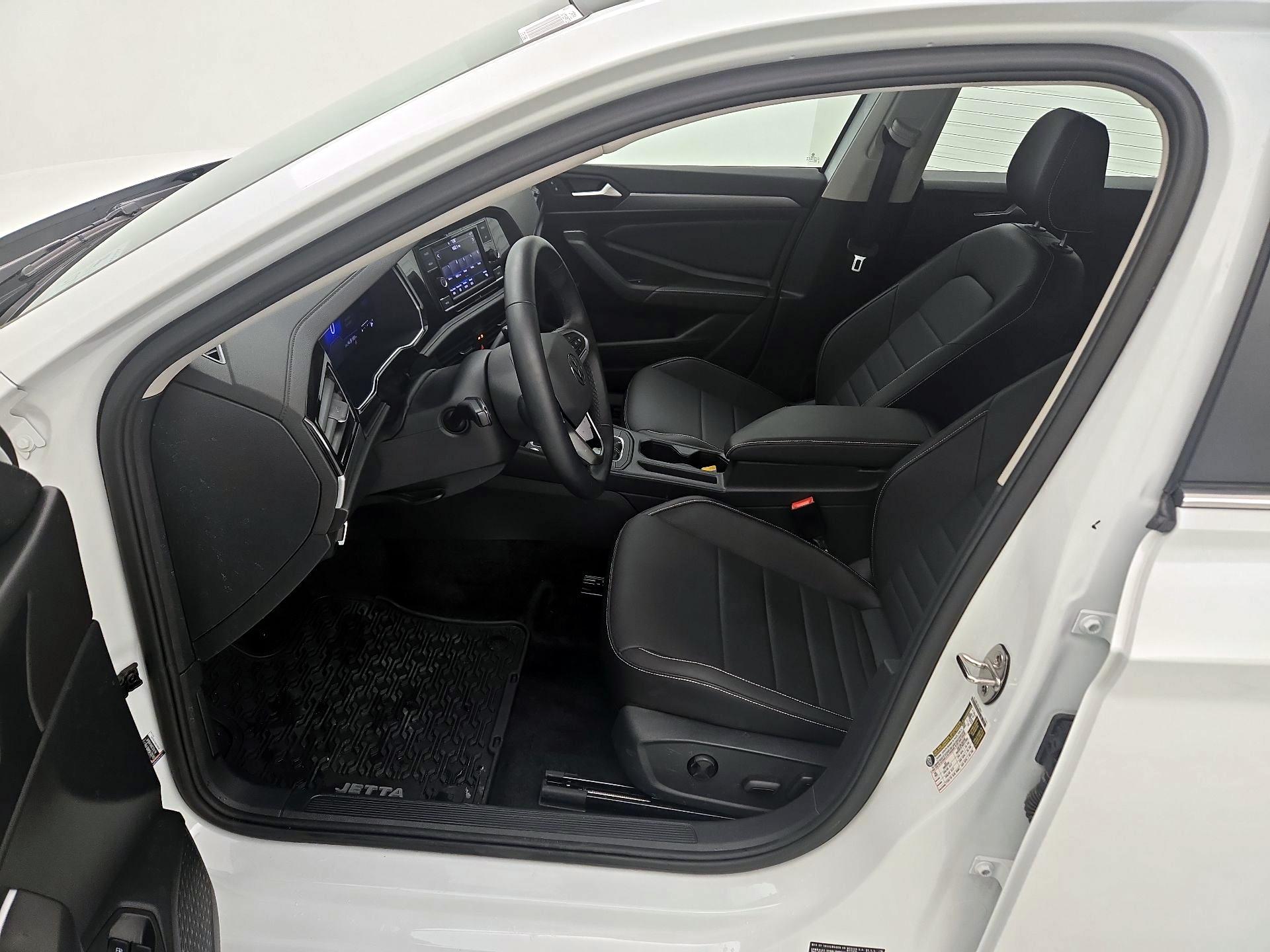 Thumbnail: 2024 Volkswagen Jetta - 11