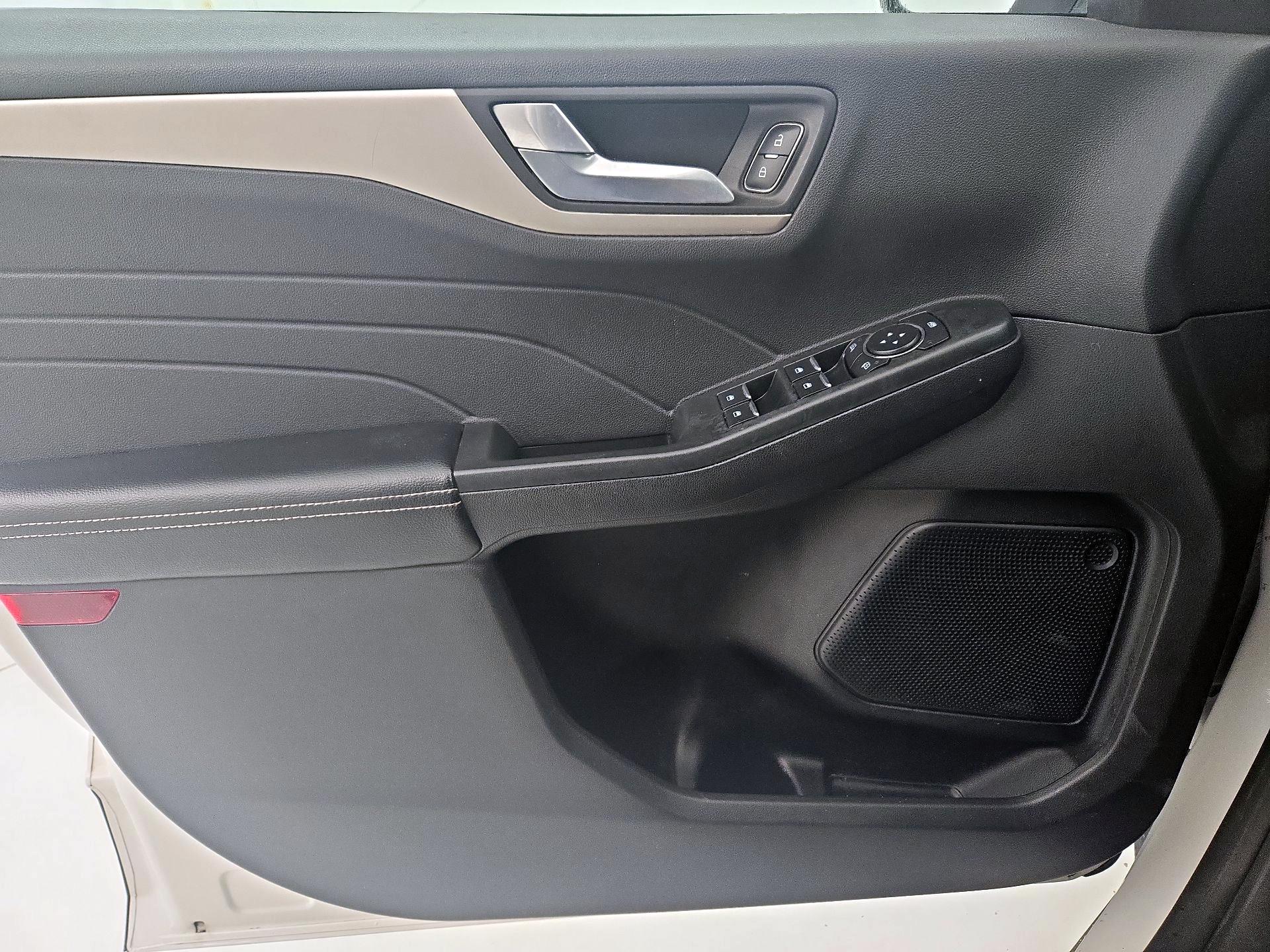 Thumbnail: 2022 Ford Escape - 12