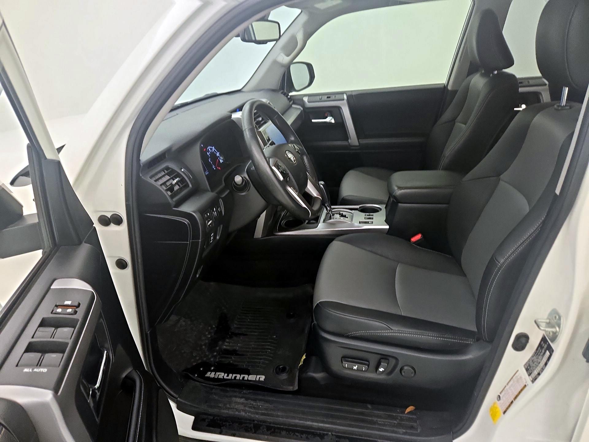 Thumbnail: 2020 Toyota 4Runner - 11