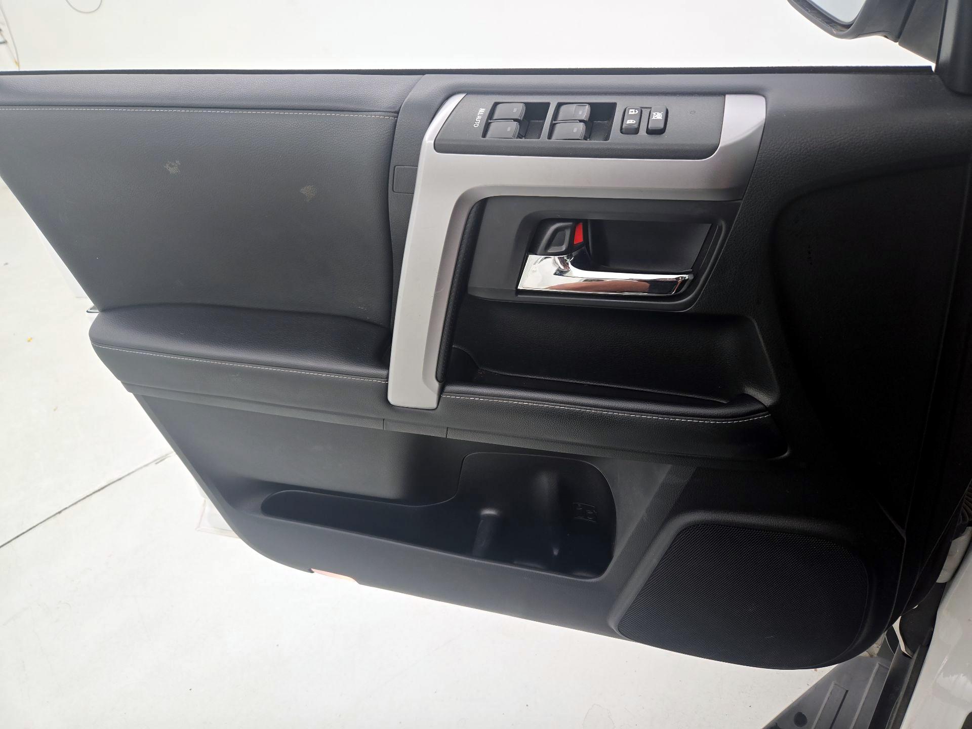 Thumbnail: 2020 Toyota 4Runner - 12