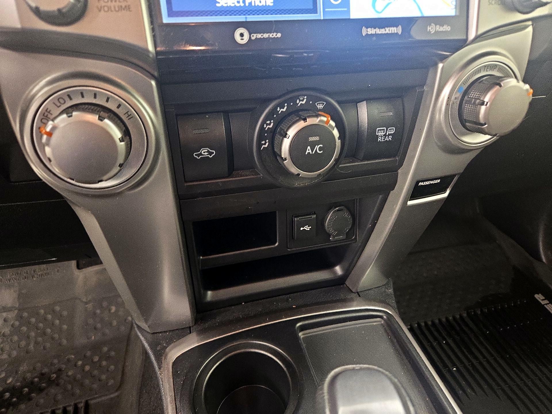 Thumbnail: 2020 Toyota 4Runner - 17