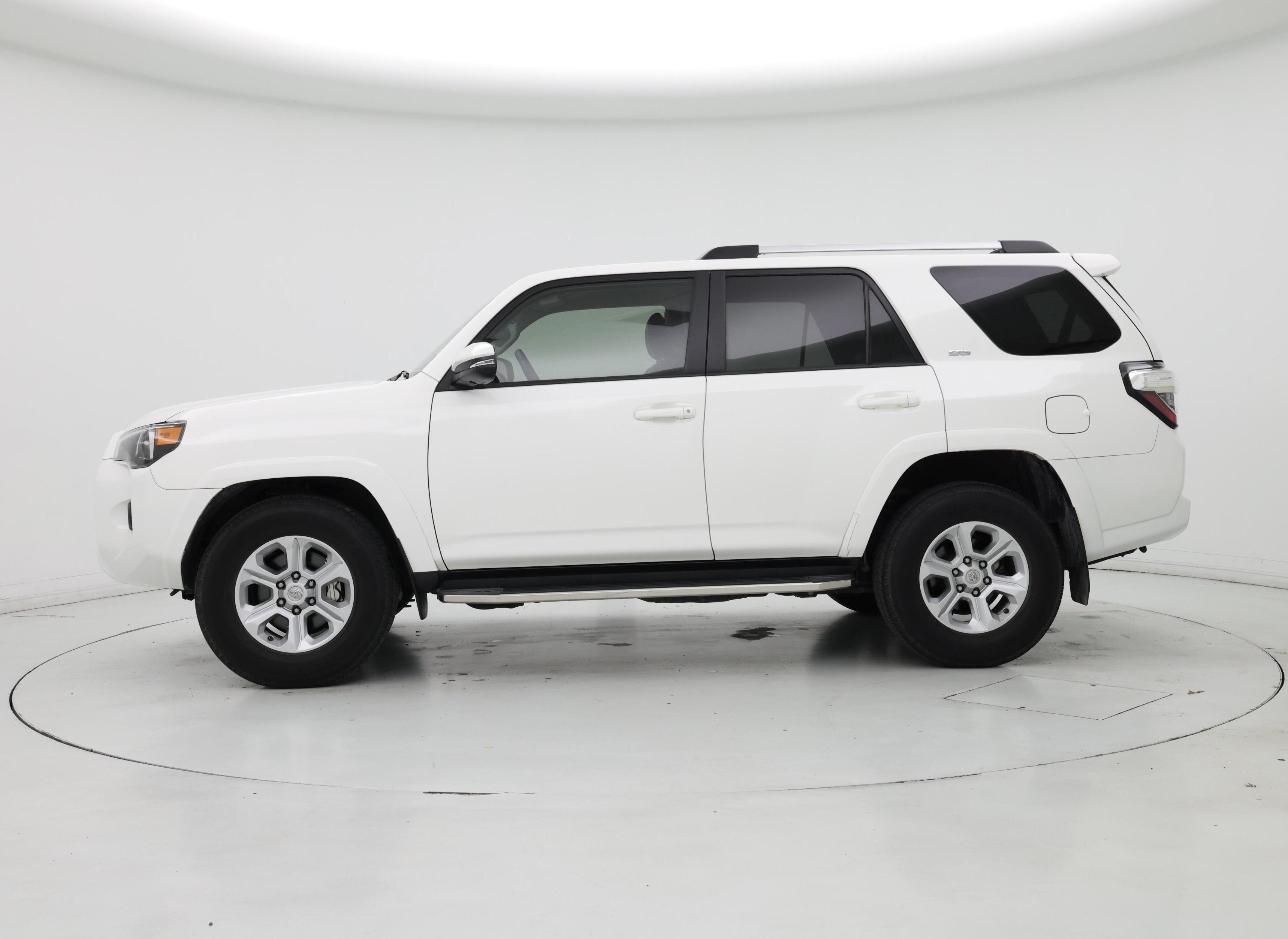 Thumbnail: 2020 Toyota 4Runner - 3