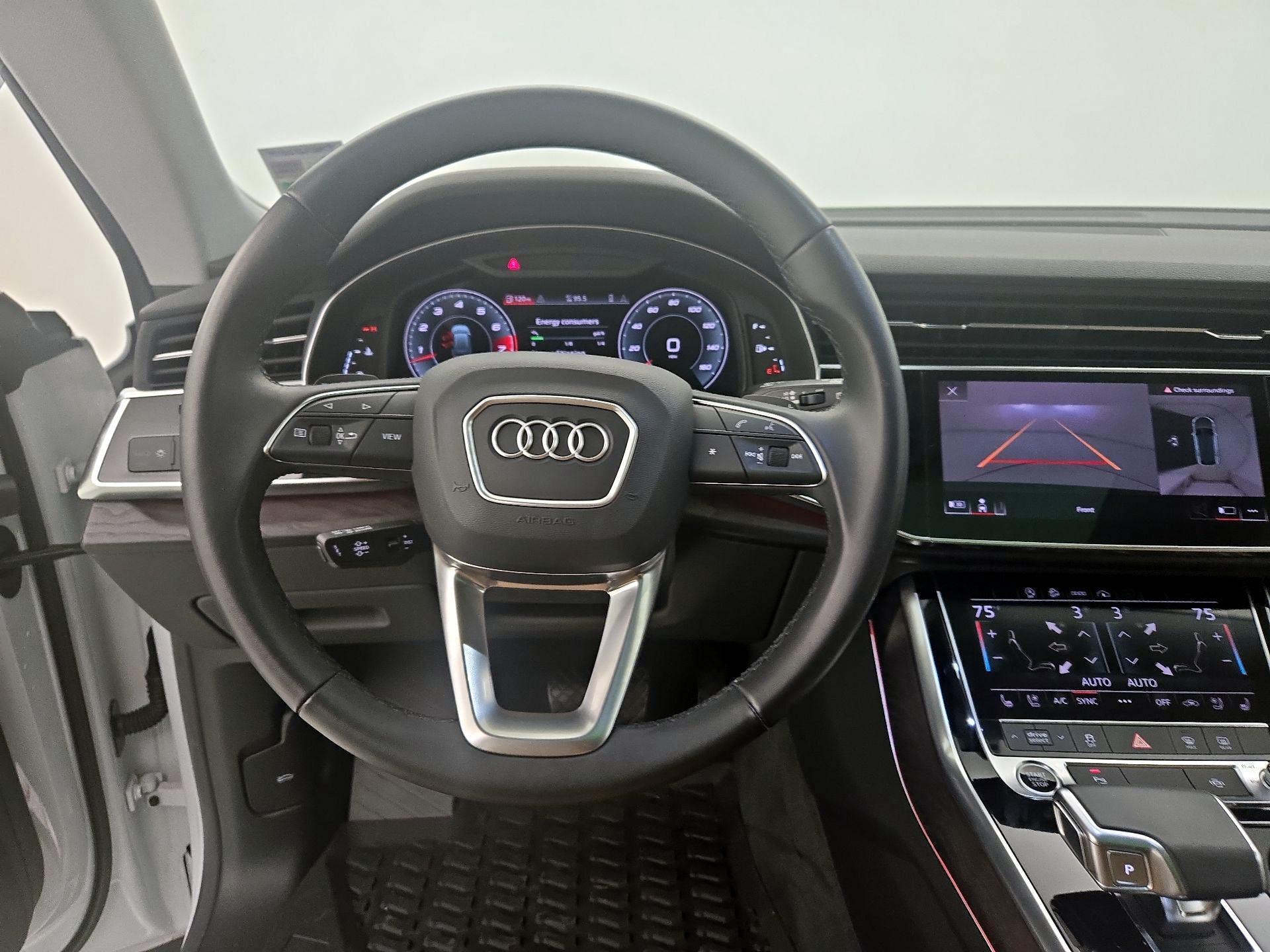 Thumbnail: 2021 Audi Q8 - 10