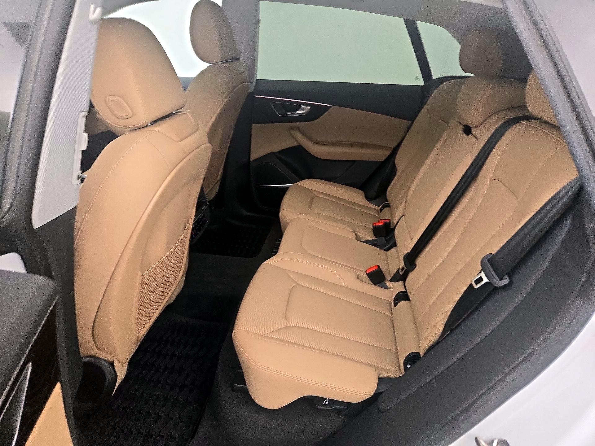 Thumbnail: 2021 Audi Q8 - 20