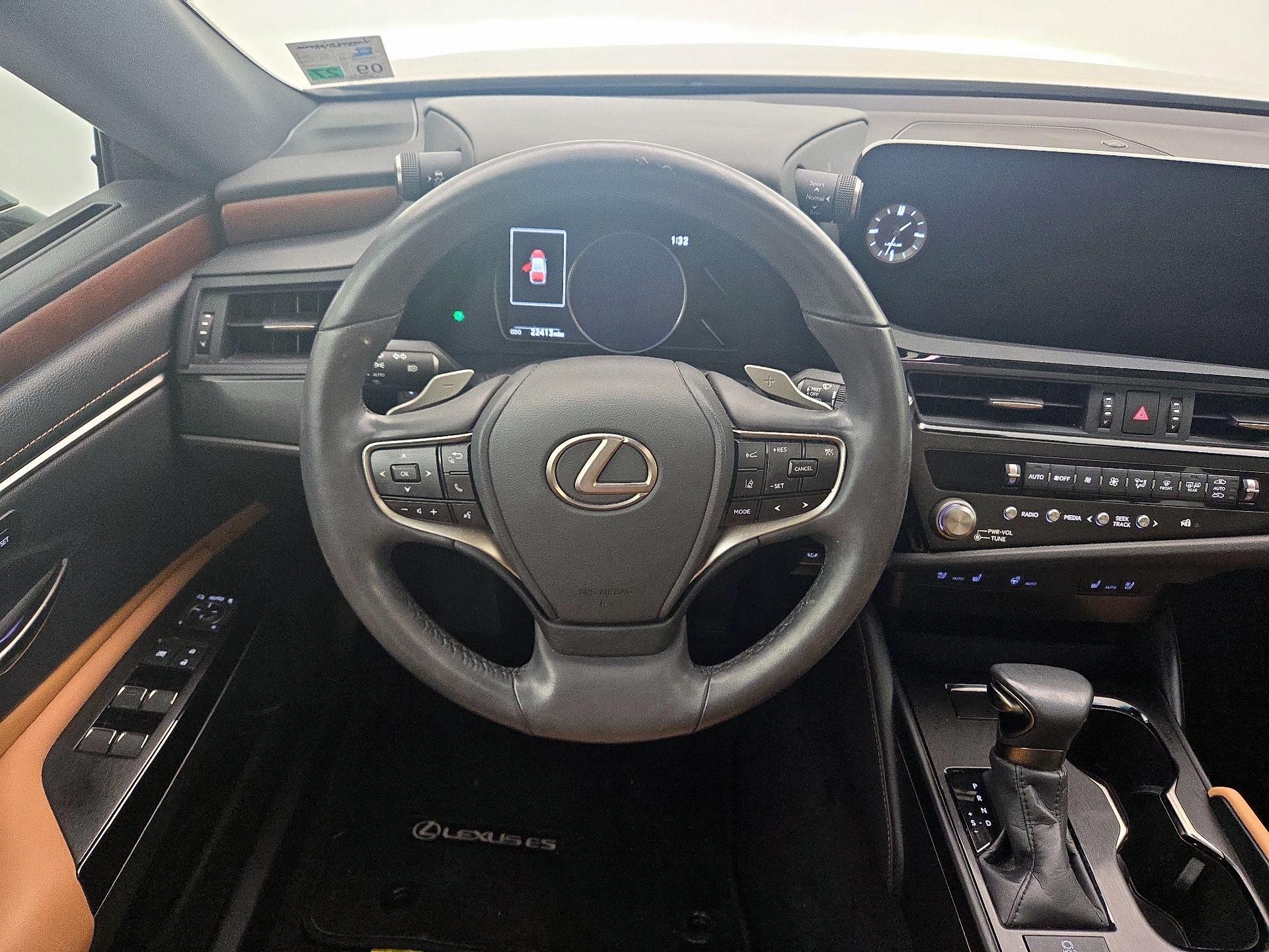 Thumbnail: 2024 Lexus ES - 10