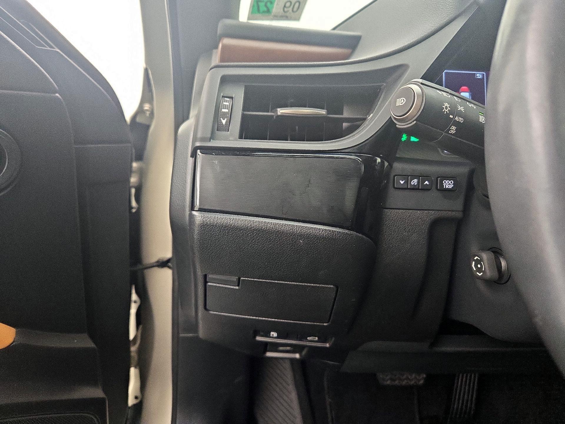 Thumbnail: 2024 Lexus ES - 13