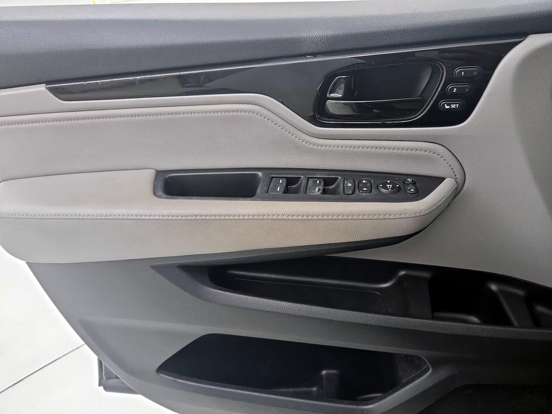 Thumbnail: 2018 Honda Odyssey - 12