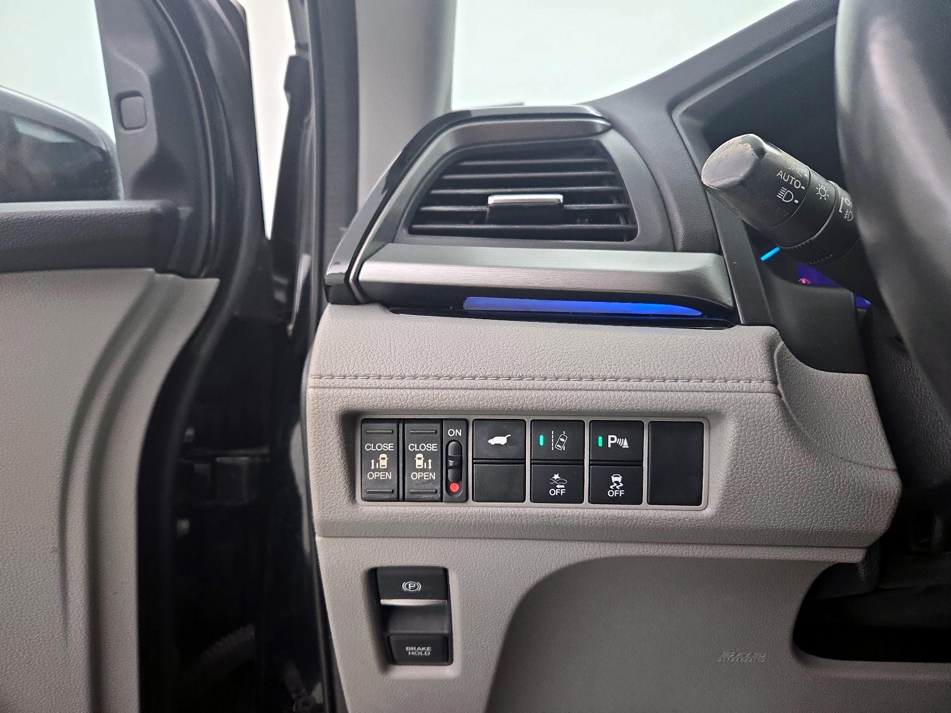 Thumbnail: 2018 Honda Odyssey - 13