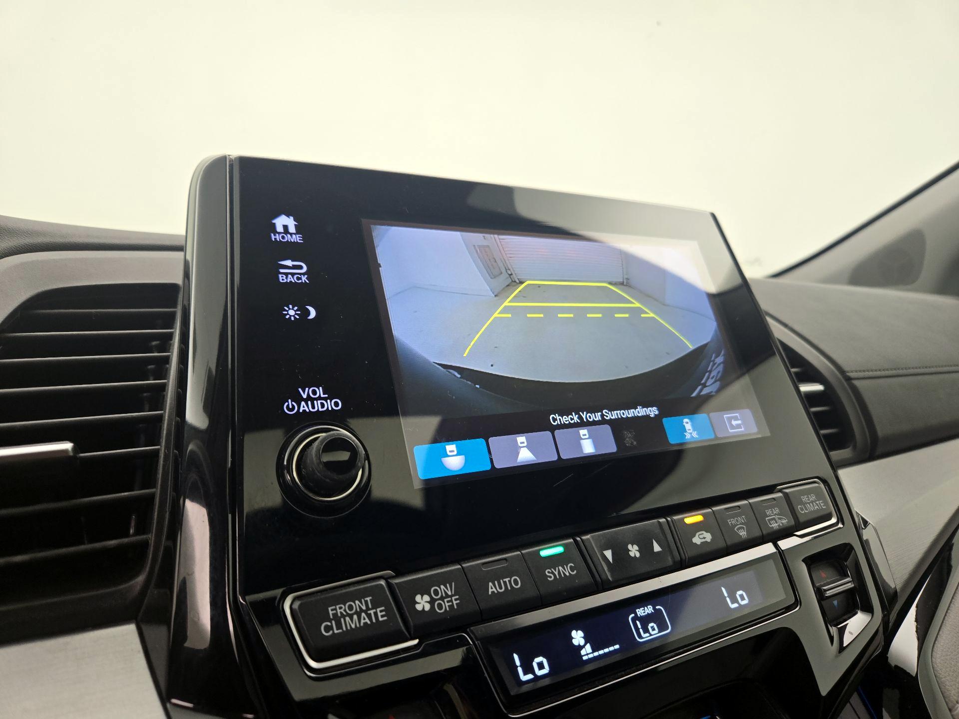 Thumbnail: 2018 Honda Odyssey - 14