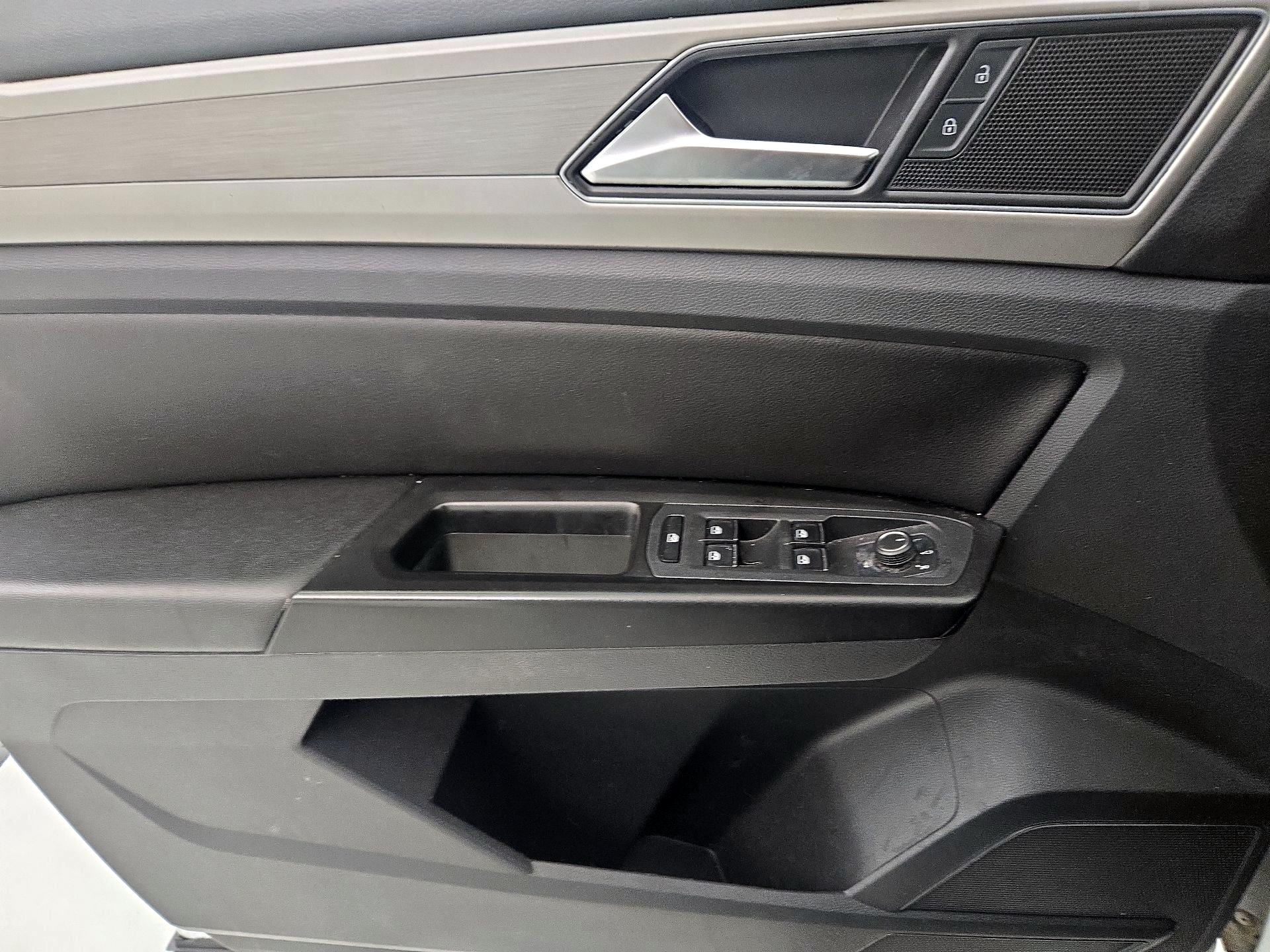 Thumbnail: 2018 Volkswagen Atlas - 12