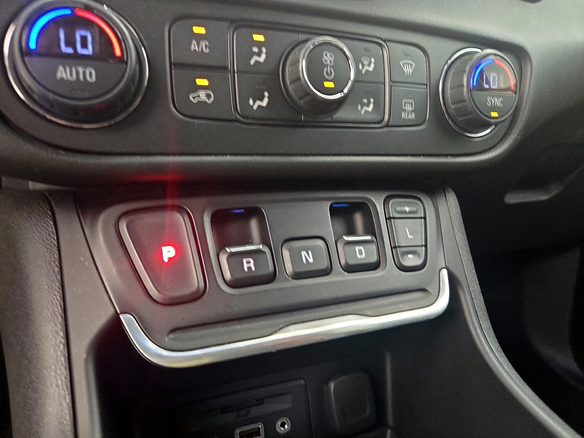 Thumbnail: 2020 GMC Terrain - 17