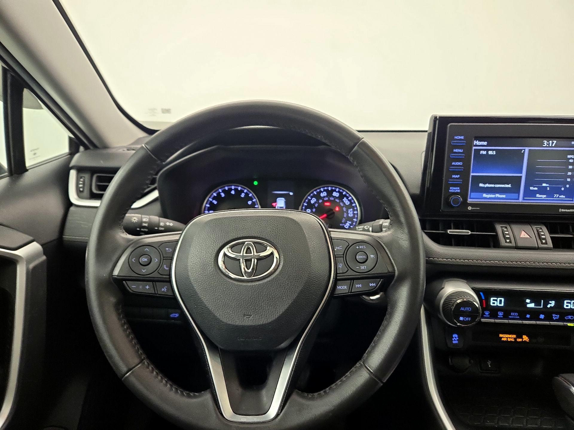 Thumbnail: 2020 Toyota RAV4 - 10