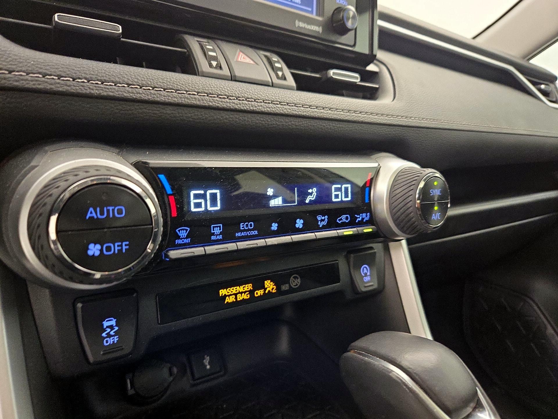 Thumbnail: 2020 Toyota RAV4 - 16