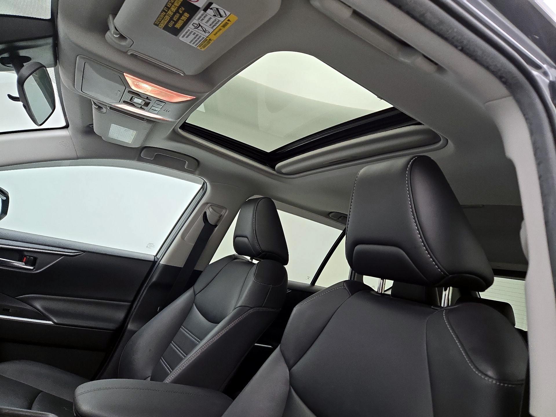 Thumbnail: 2020 Toyota RAV4 - 19