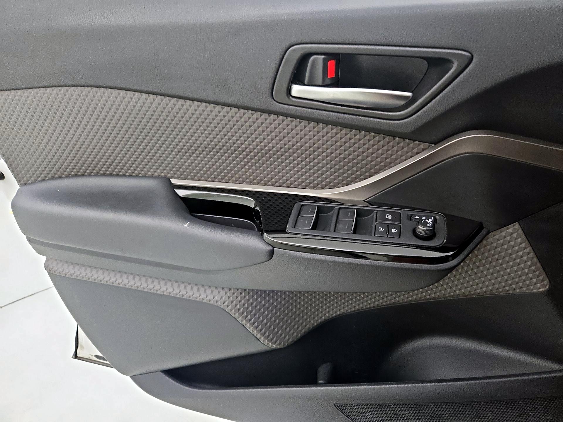 Thumbnail: 2021 Toyota C-HR - 12