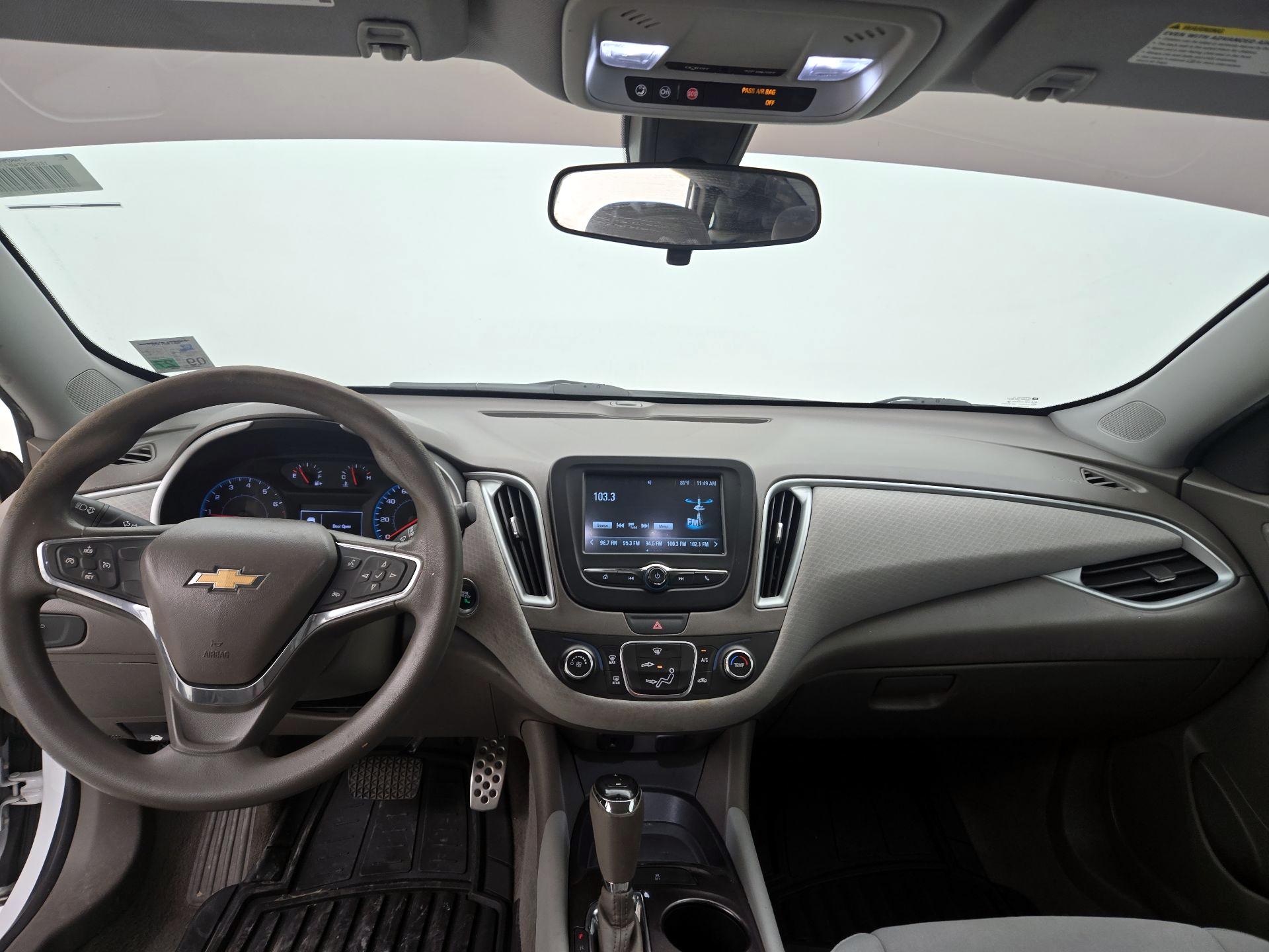 Thumbnail: 2016 Chevrolet Malibu - 9