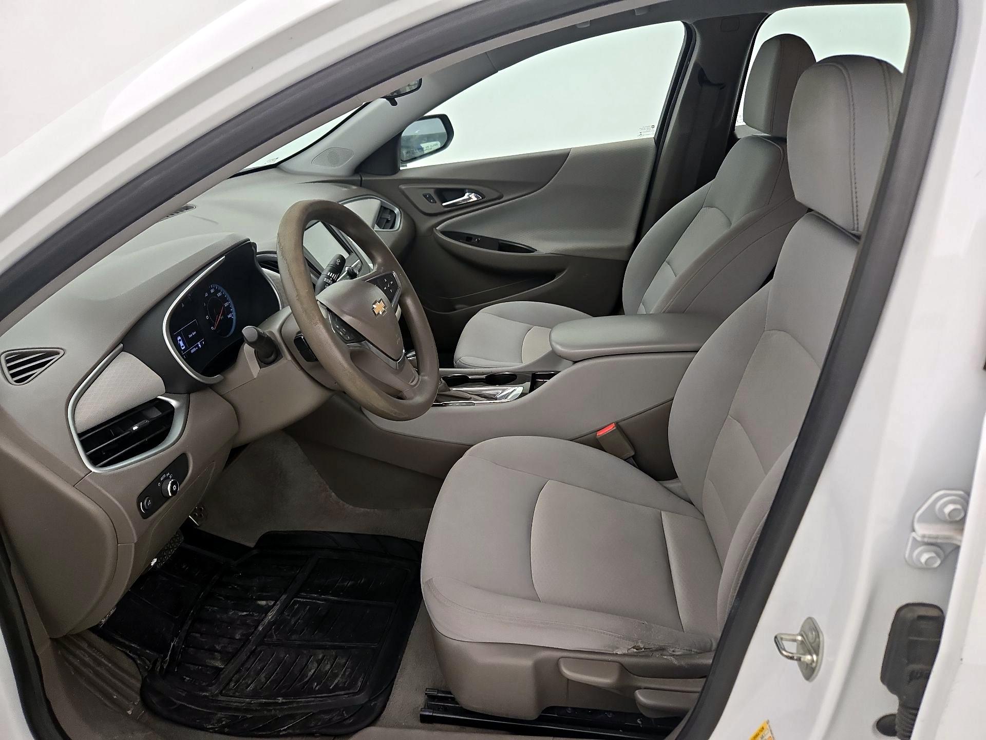 Thumbnail: 2016 Chevrolet Malibu - 11