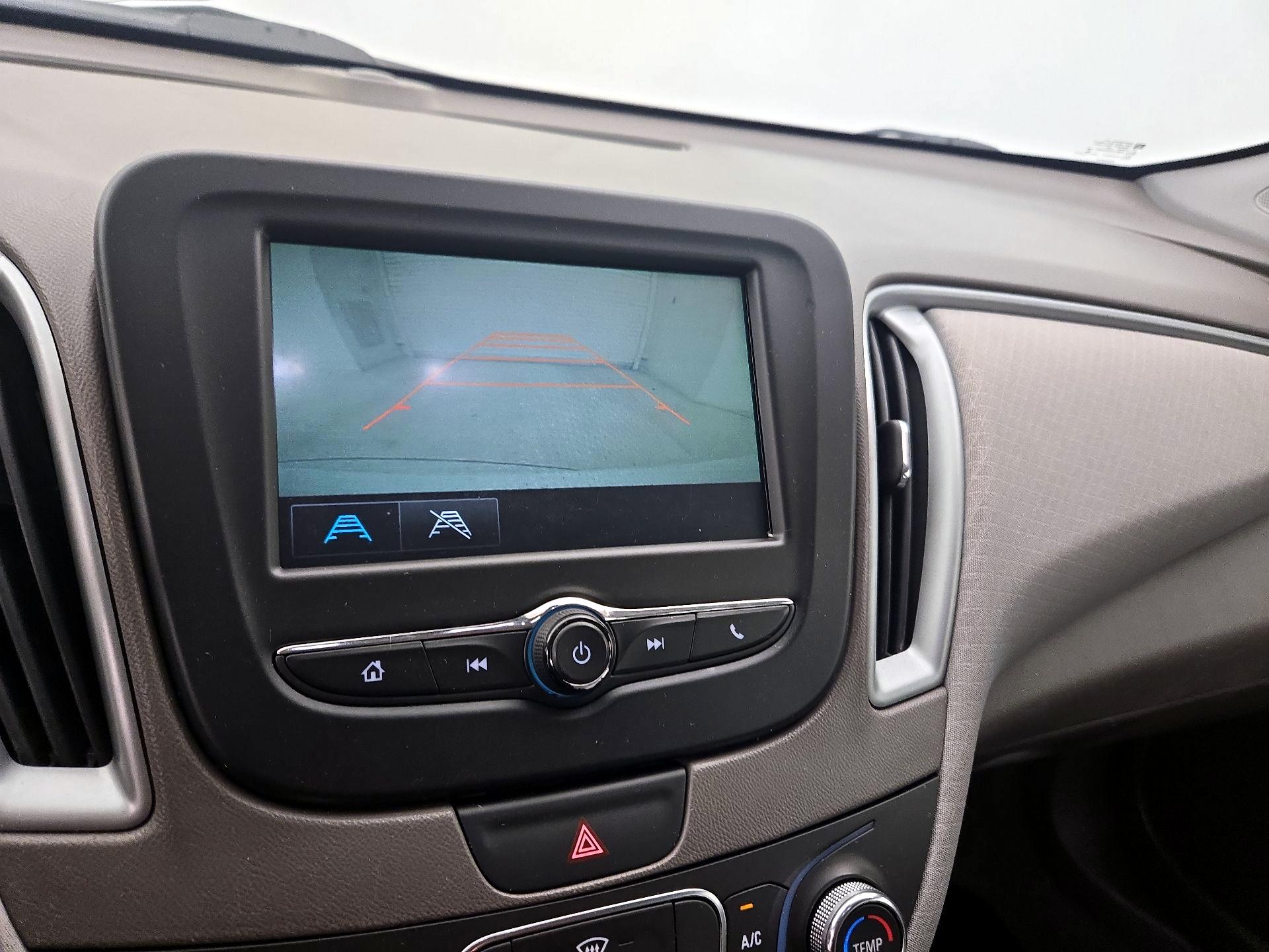 Thumbnail: 2016 Chevrolet Malibu - 14