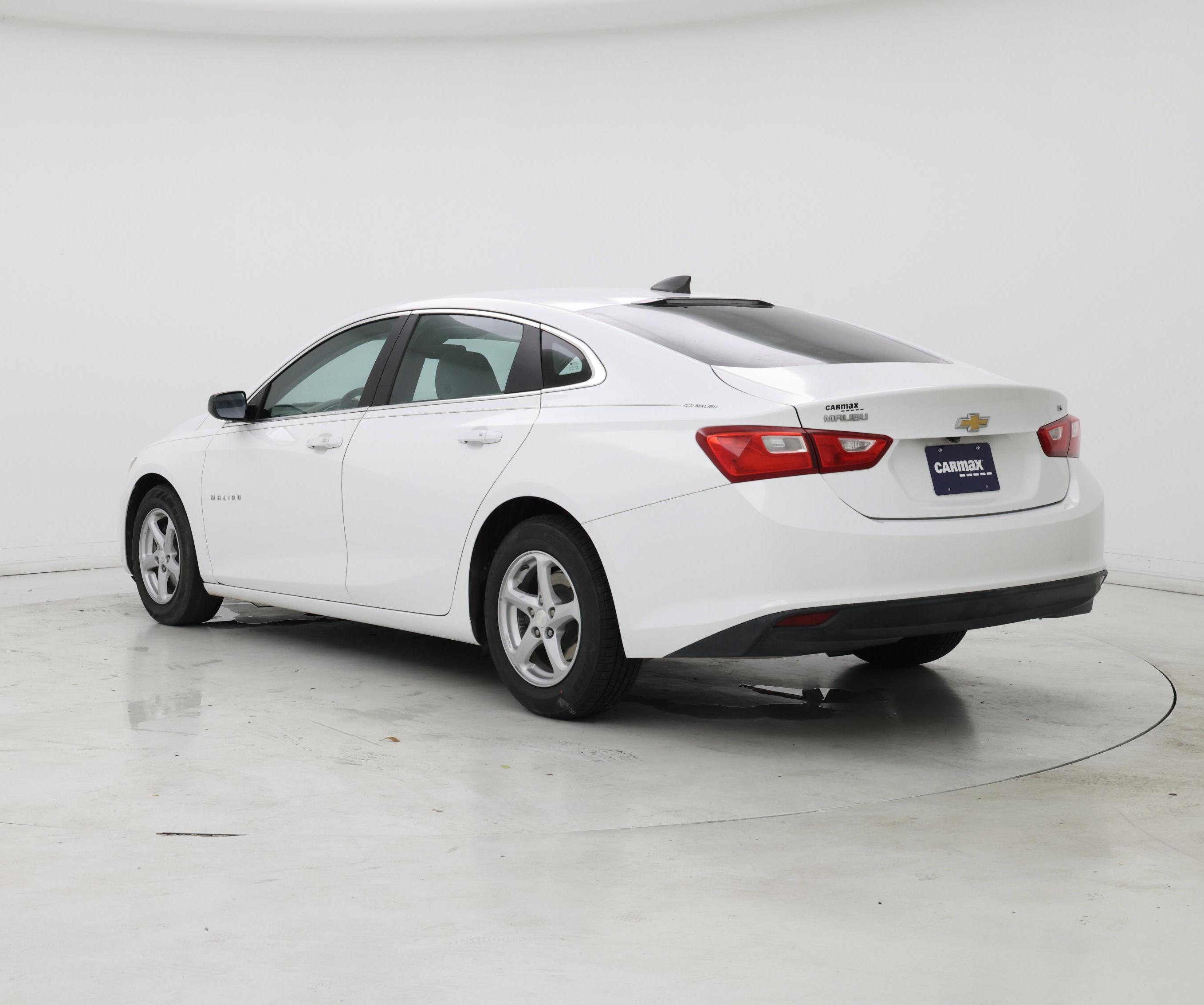 Thumbnail: 2016 Chevrolet Malibu - 2