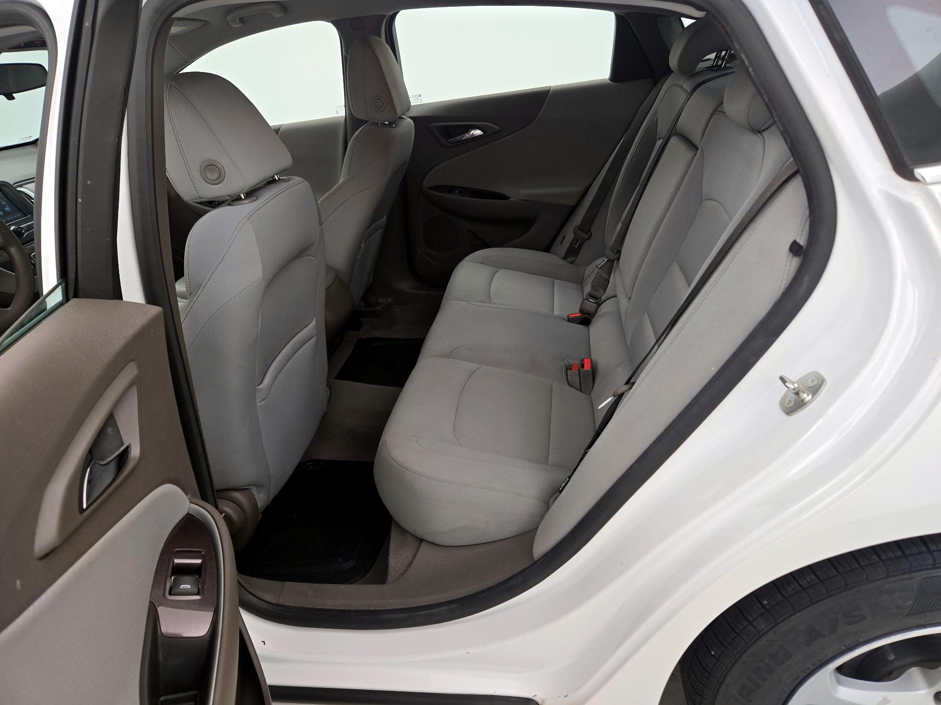 Thumbnail: 2016 Chevrolet Malibu - 19