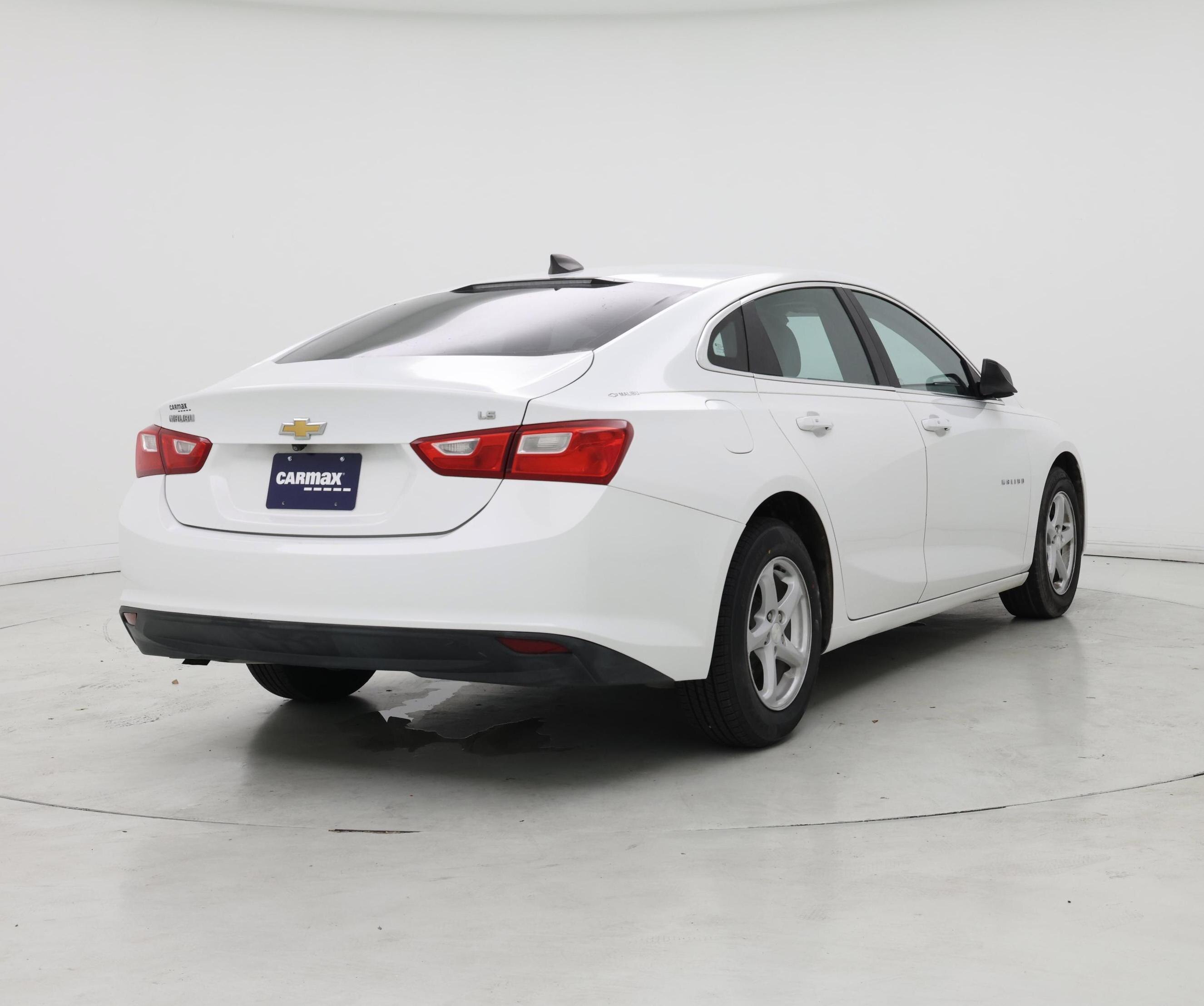 Thumbnail: 2016 Chevrolet Malibu - 8