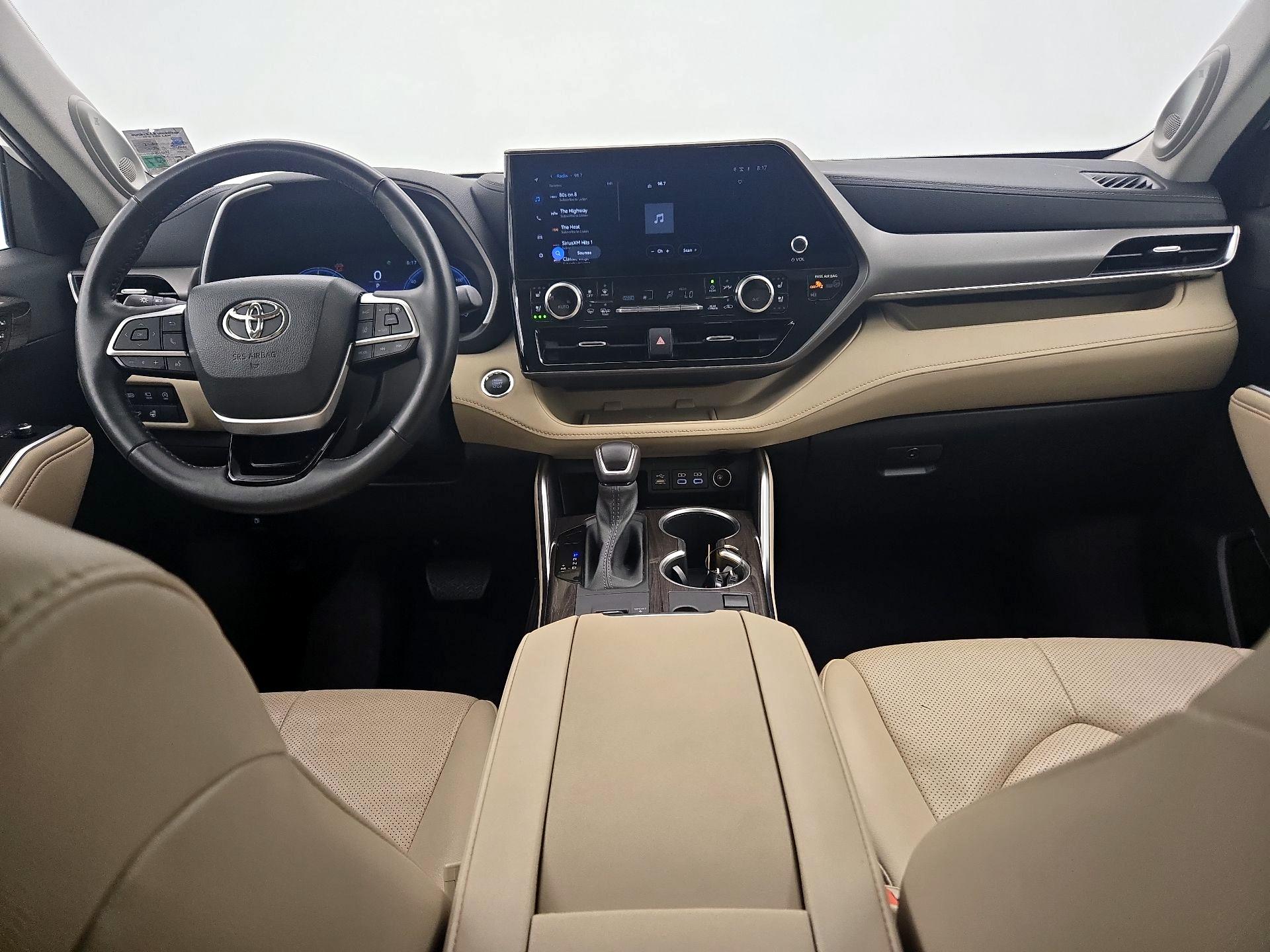 Thumbnail: 2023 Toyota Highlander - 9