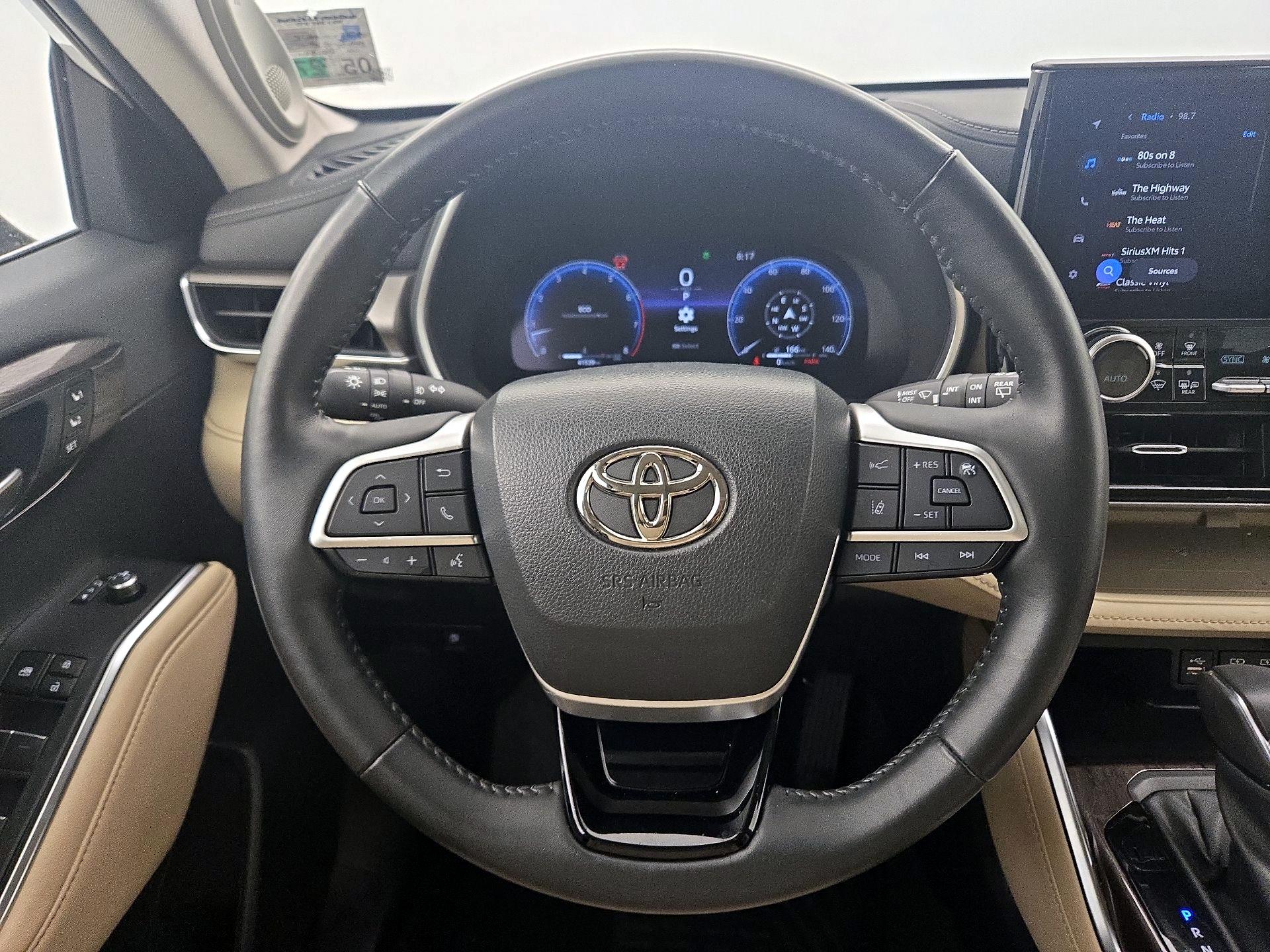 Thumbnail: 2023 Toyota Highlander - 10