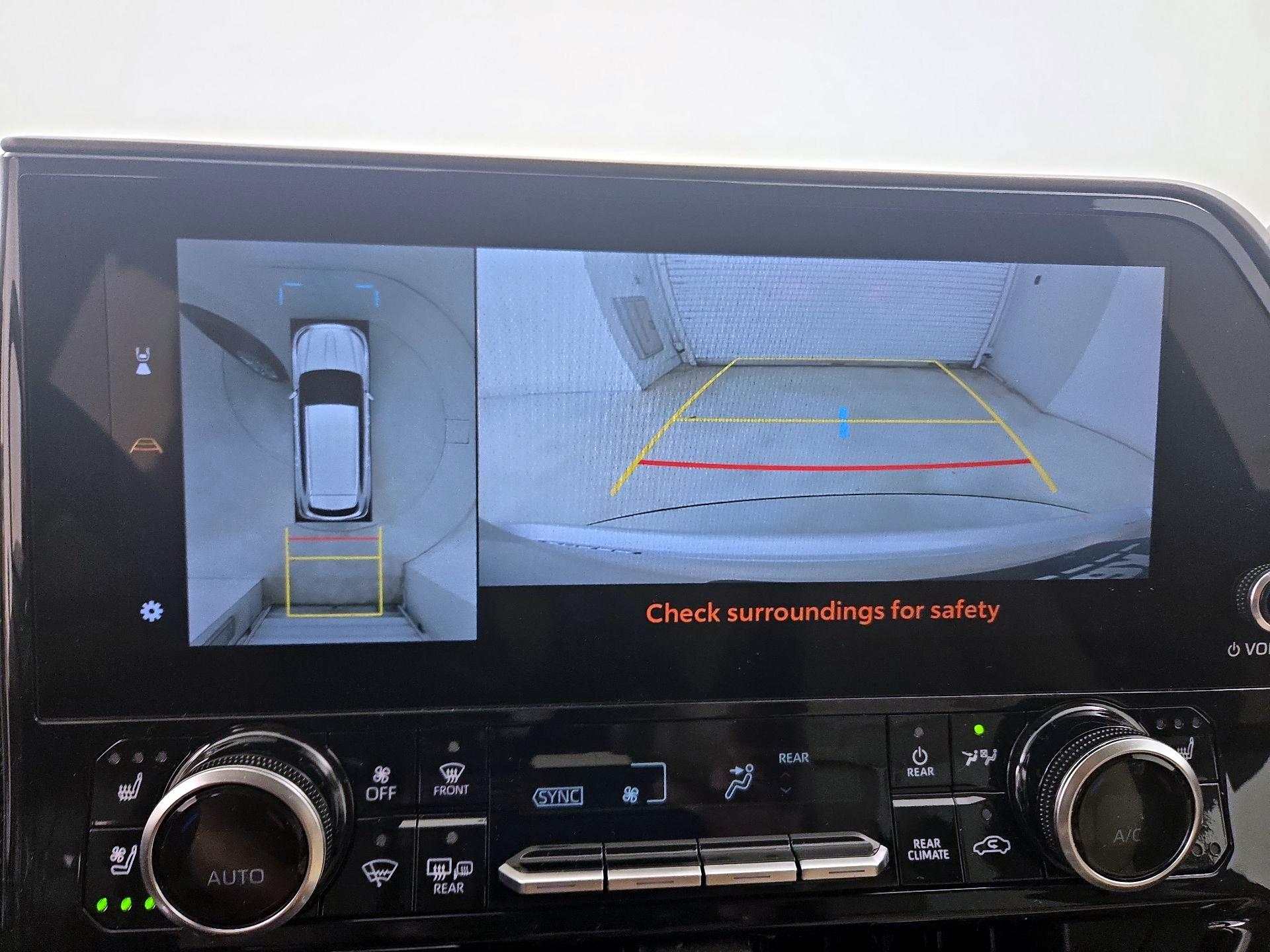 Thumbnail: 2023 Toyota Highlander - 14