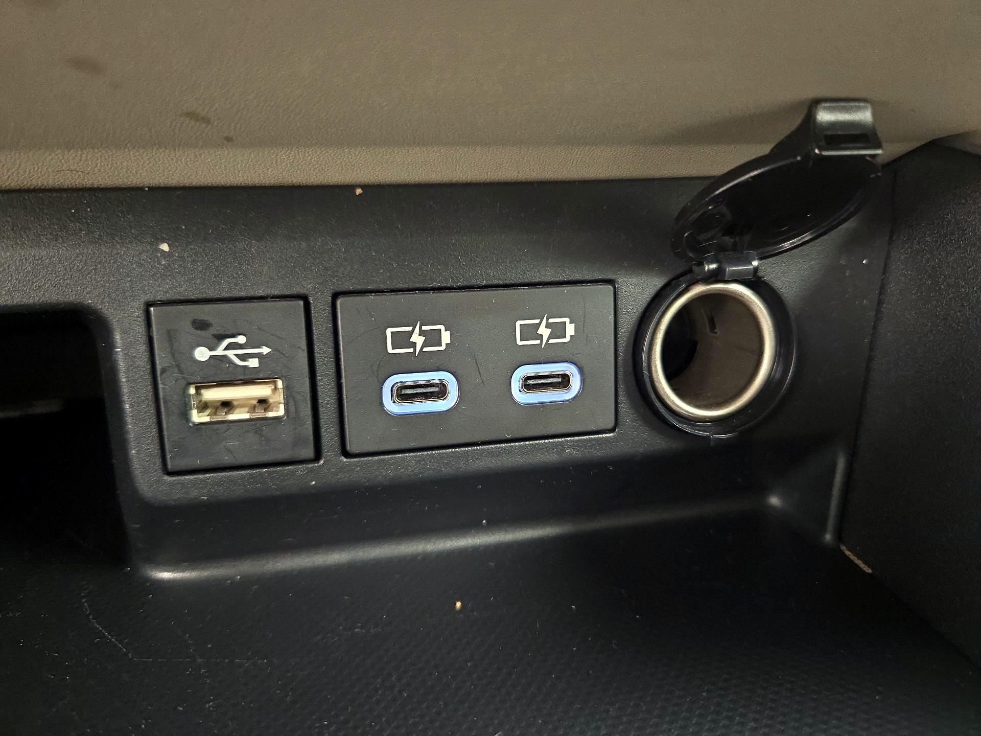 Thumbnail: 2023 Toyota Highlander - 18