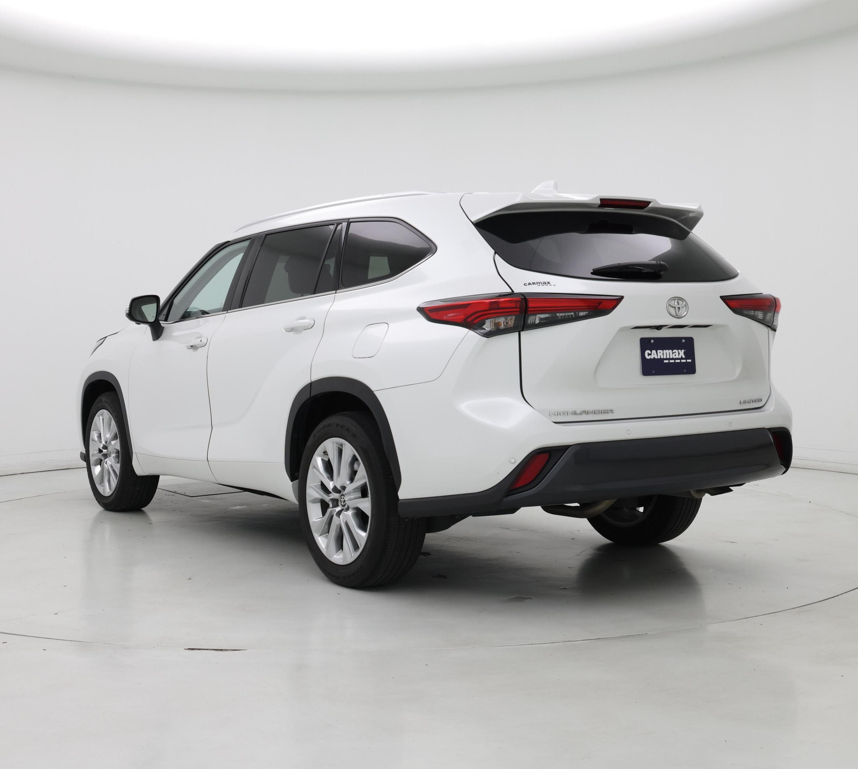 Thumbnail: 2023 Toyota Highlander - 2