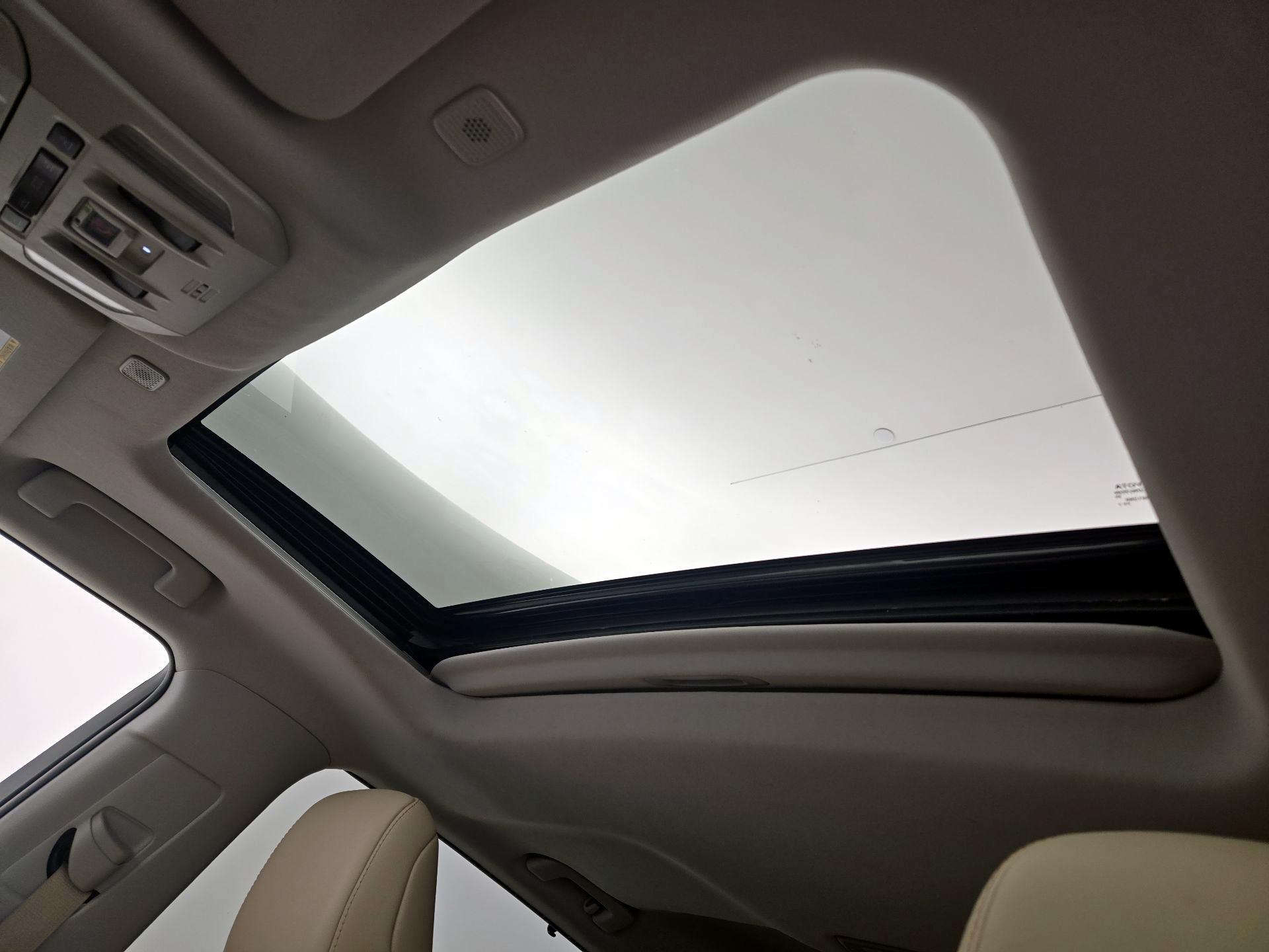 Thumbnail: 2023 Toyota Highlander - 19