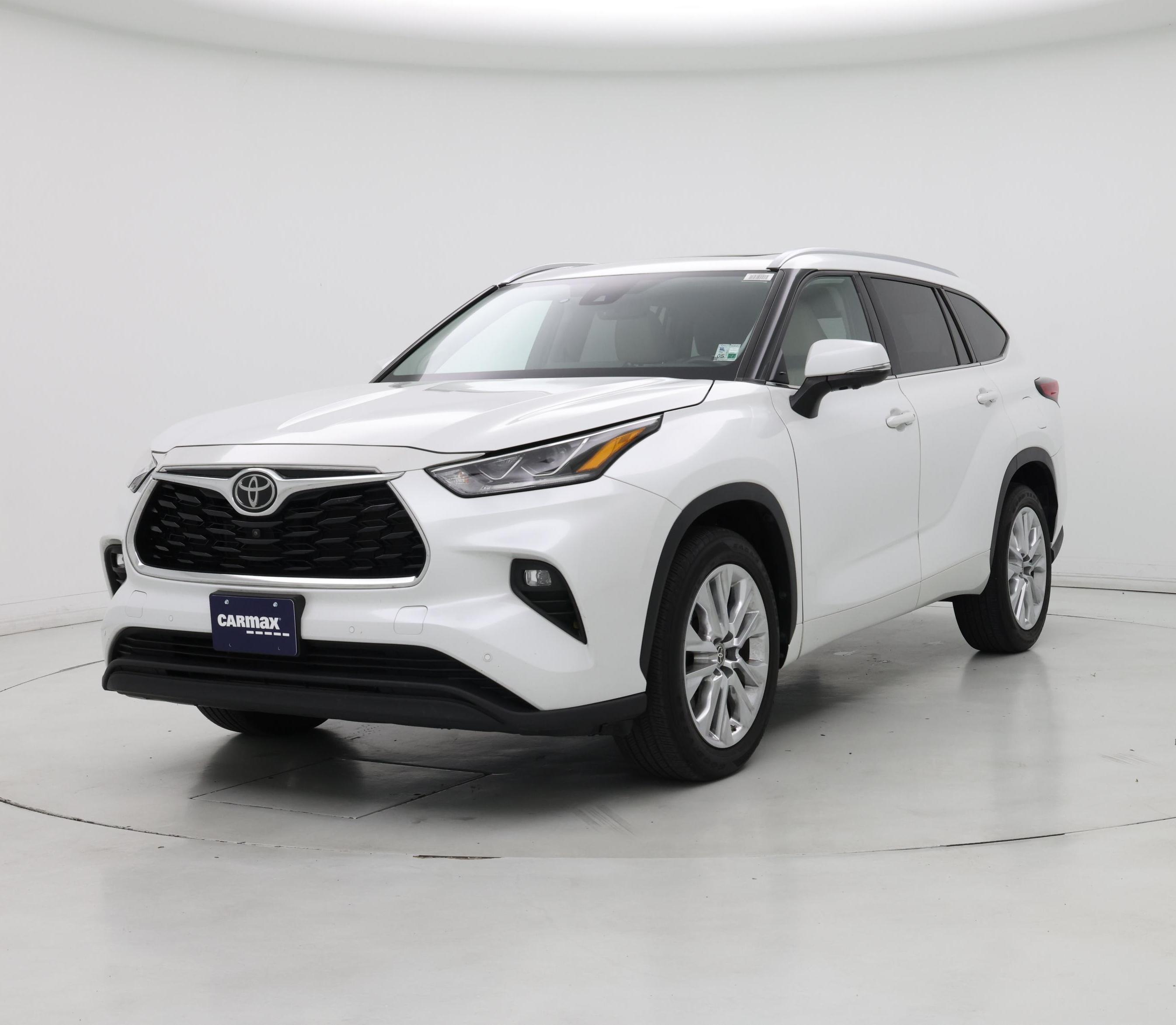 Thumbnail: 2023 Toyota Highlander - 4