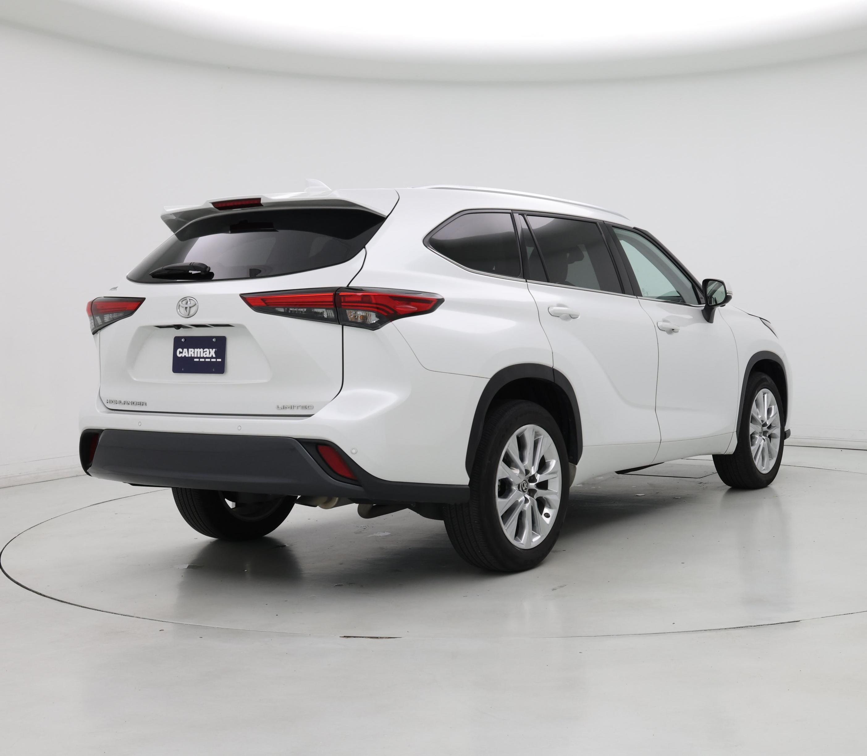 Thumbnail: 2023 Toyota Highlander - 8