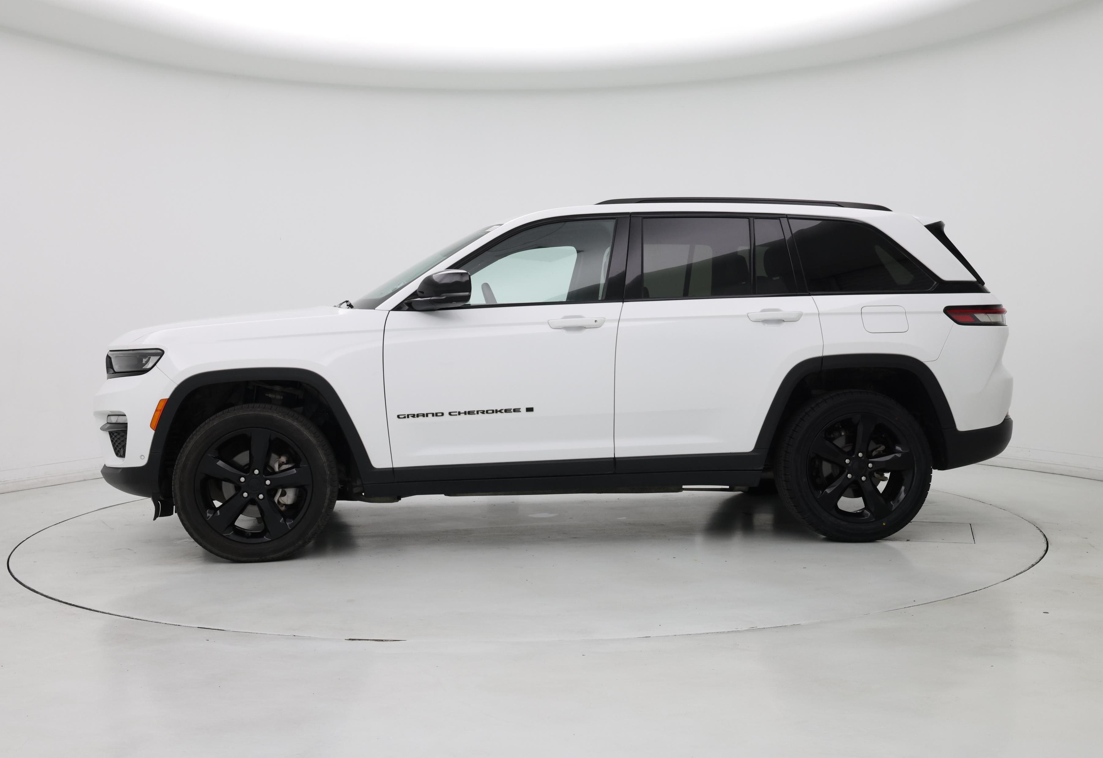 Thumbnail: 2024 Jeep Grand Cherokee - 3
