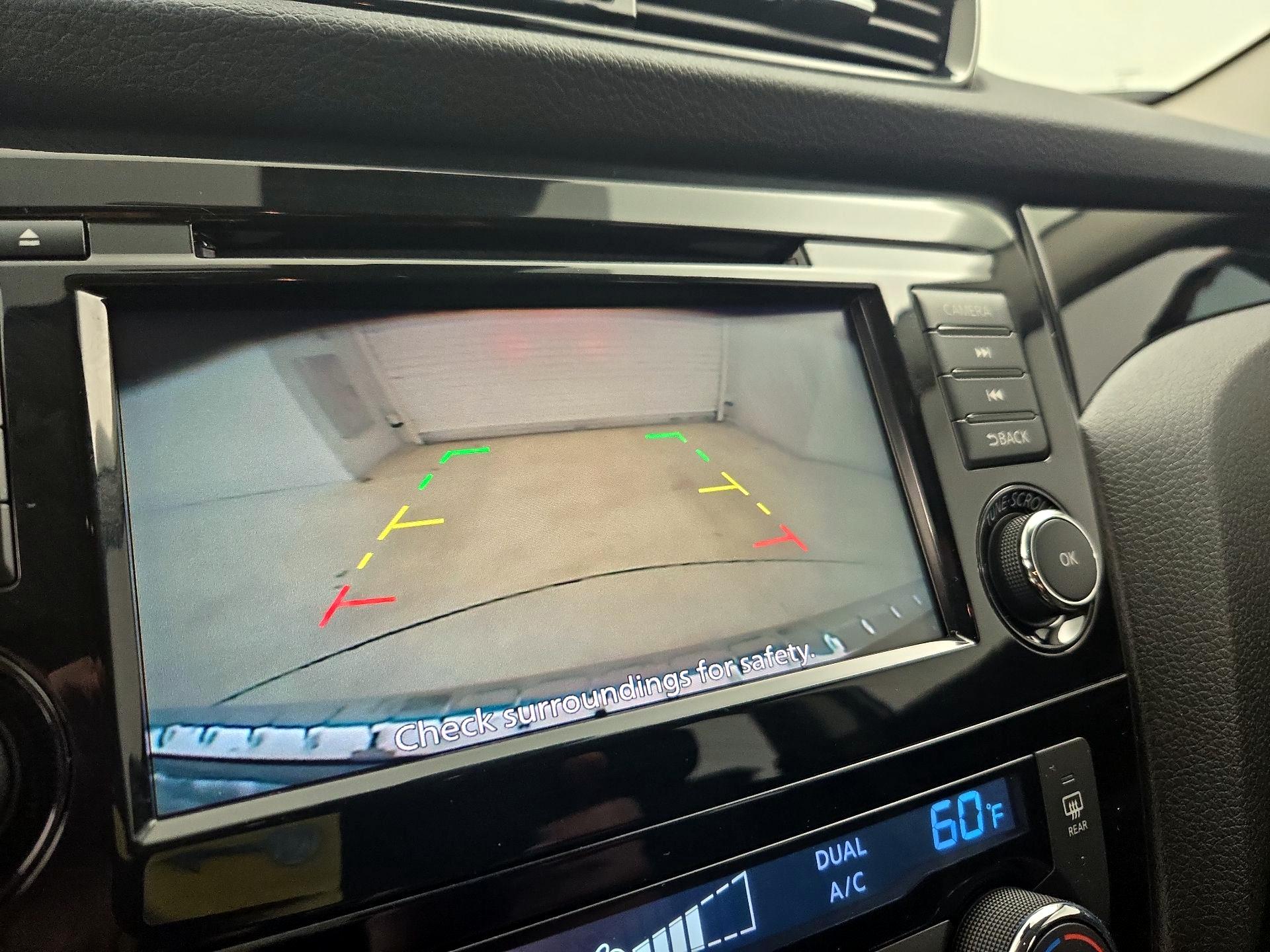 Thumbnail: 2021 Nissan Rogue Sport - 14